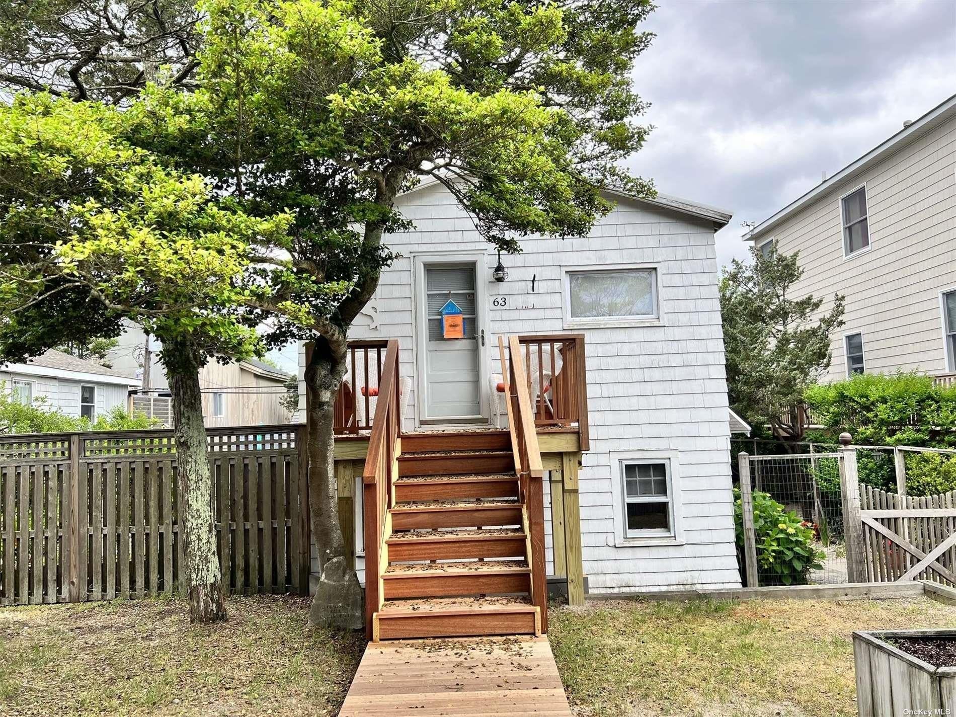 63 Bungalow Walk — photo