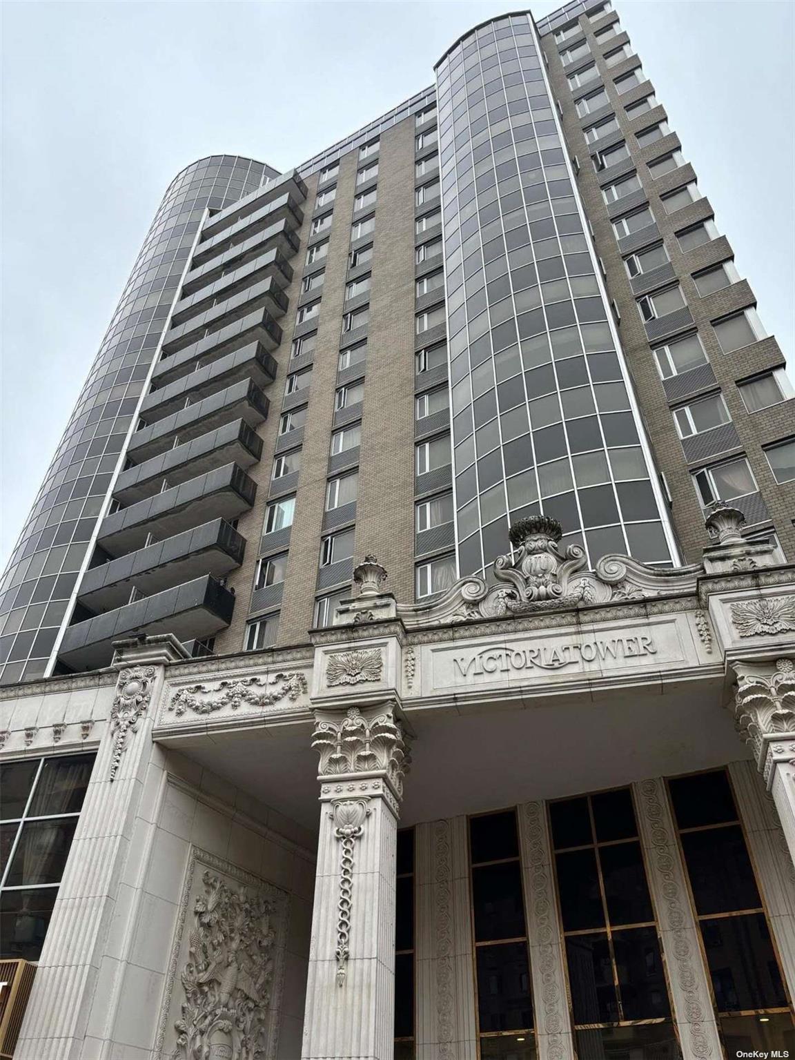 133-38 Sanford Avenue 9C — photo