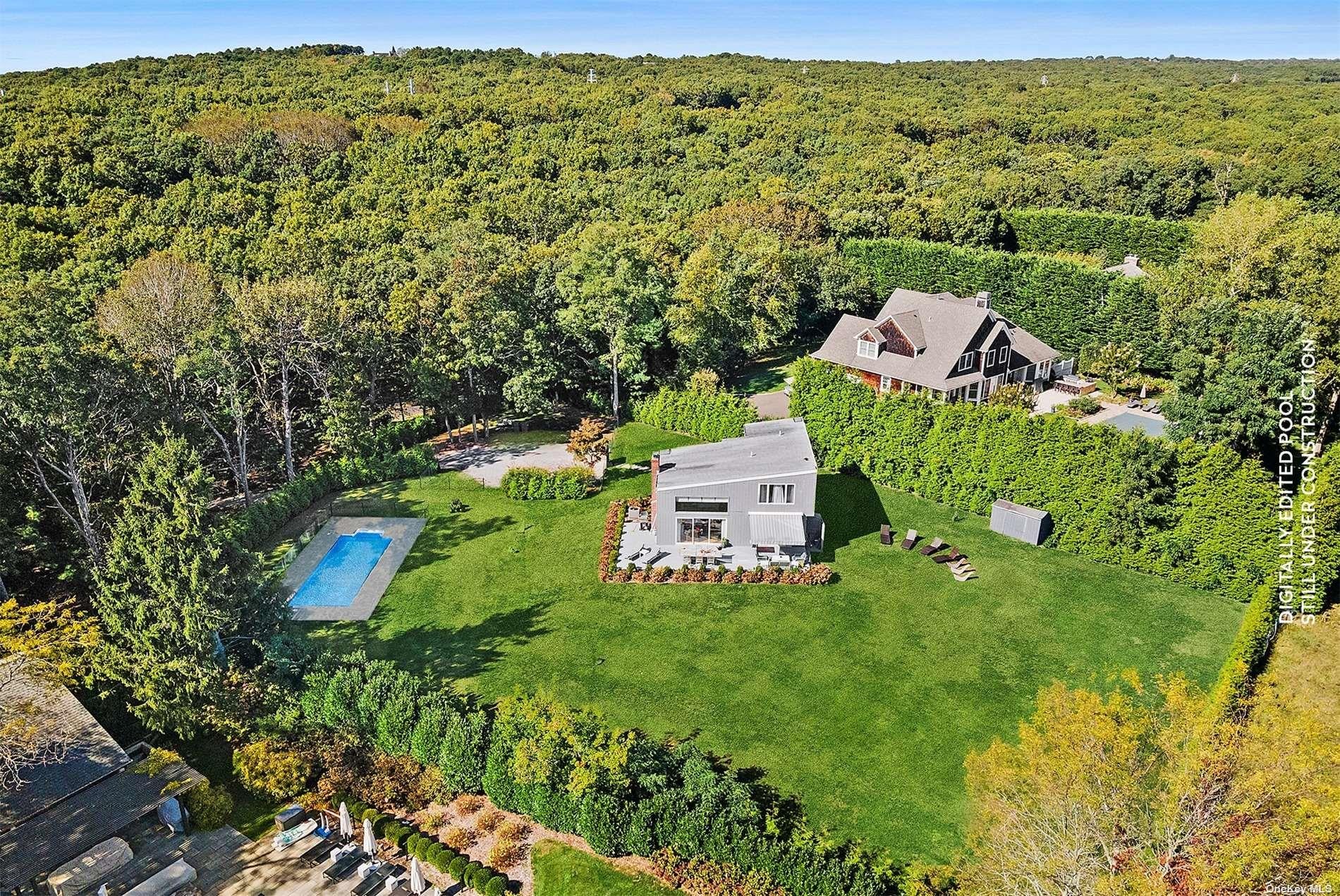 700 Edge Of Woods Road — photo
