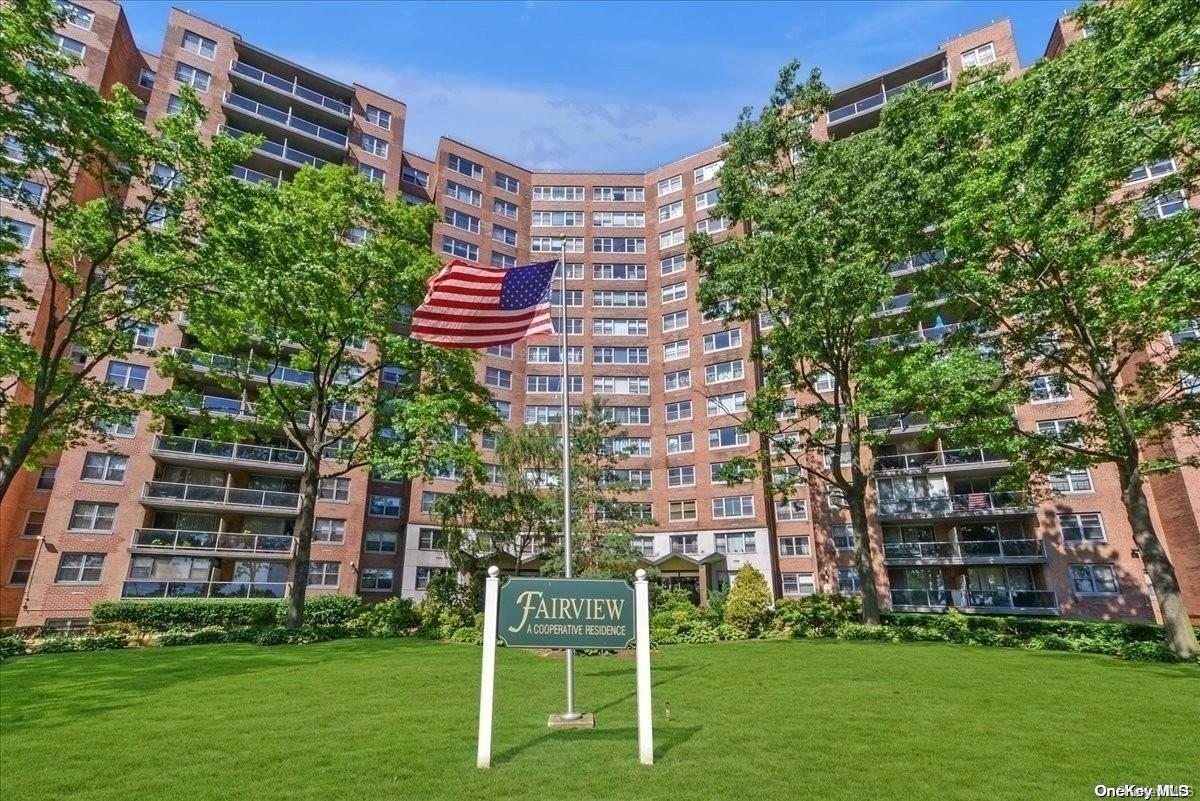 61-20 Grand Central Parkway B807 — photo