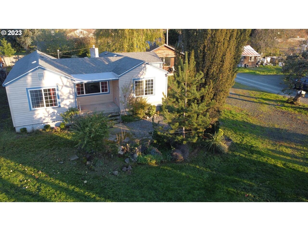 1985 Roseburg Road, Myrtle Point OR 97458 — photo 2