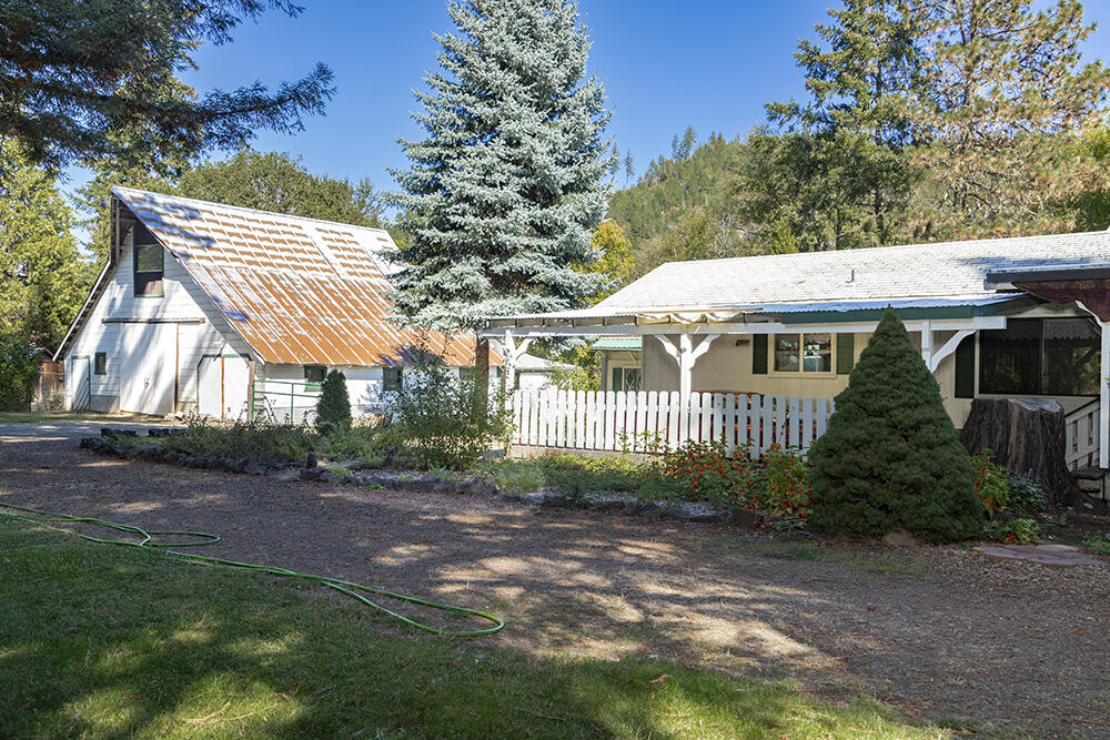 1018 Thompson Creek Road — photo