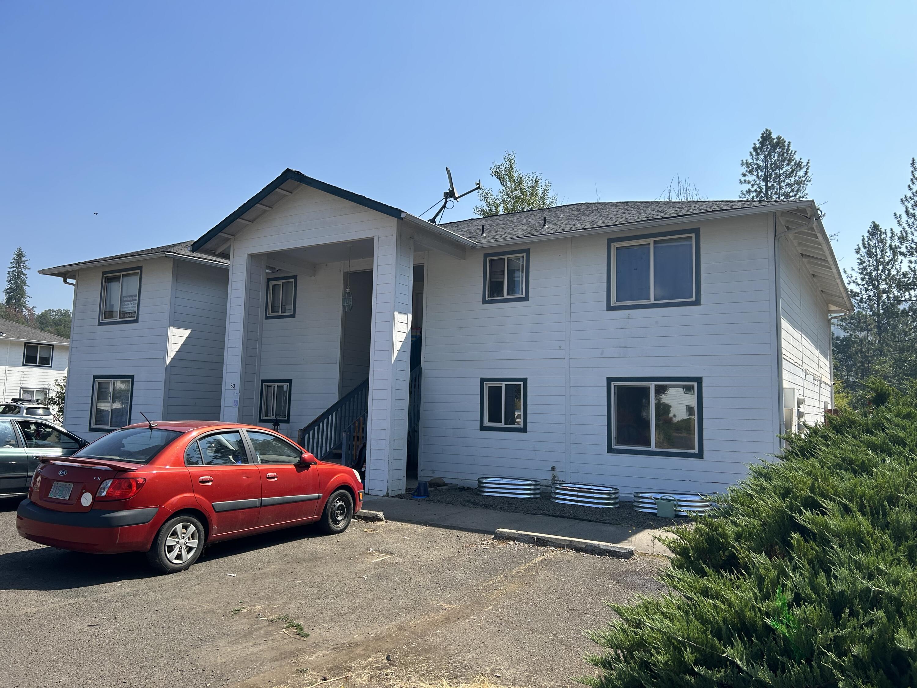 30 Dion Court, 3 — photo