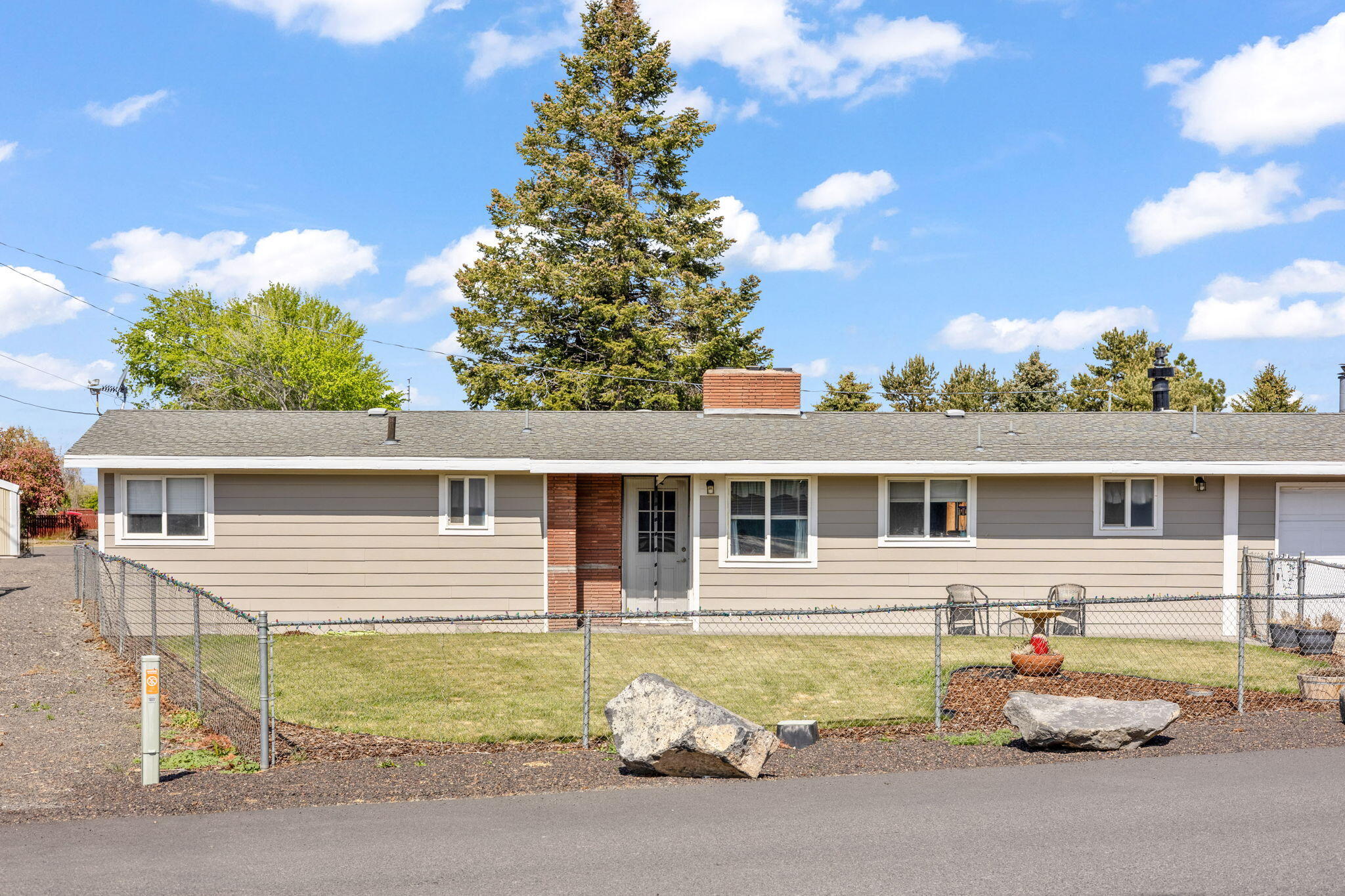 1034 NW Golf Course Drive — photo