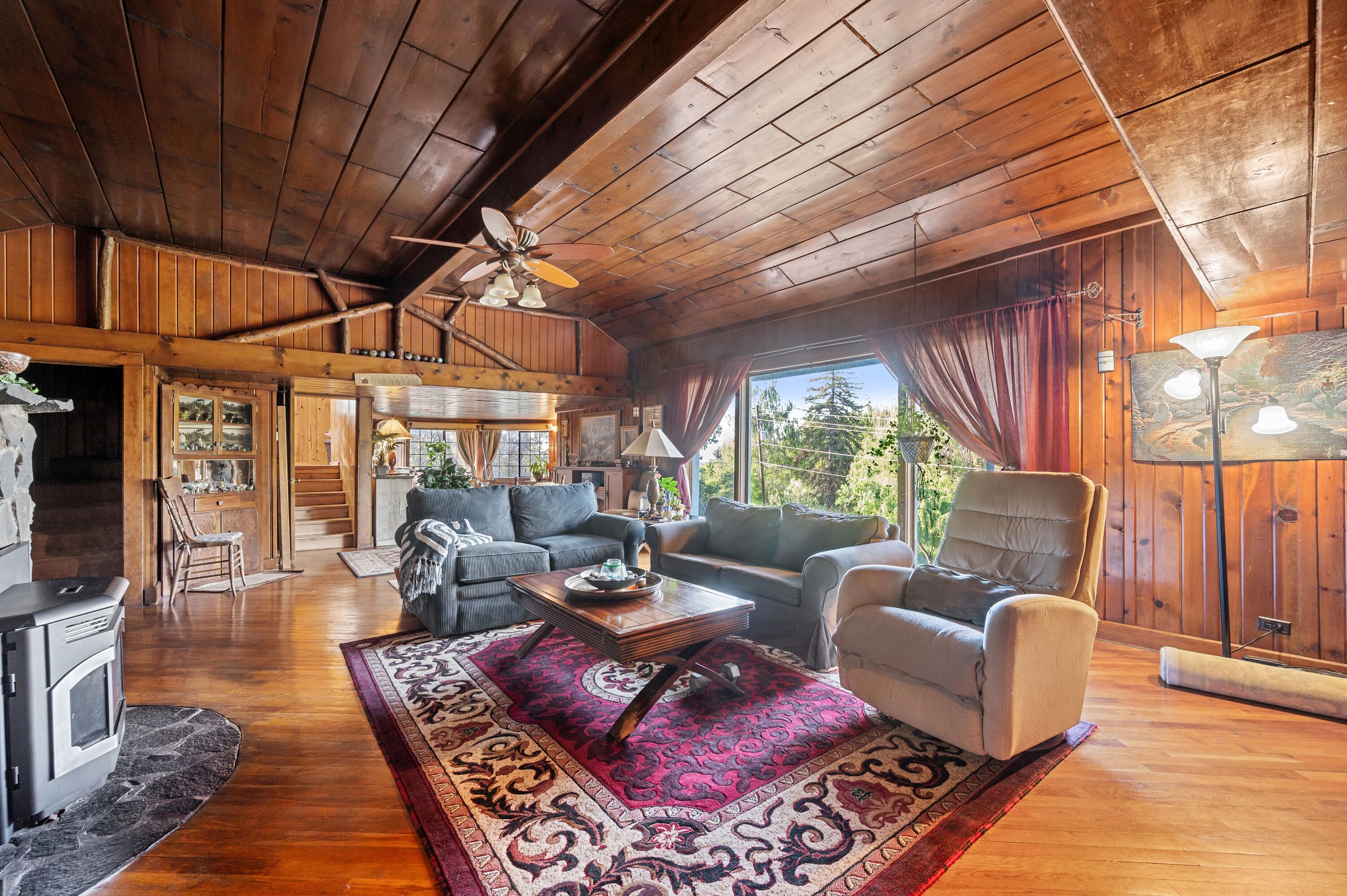 1049 Lakeshore Drive — photo