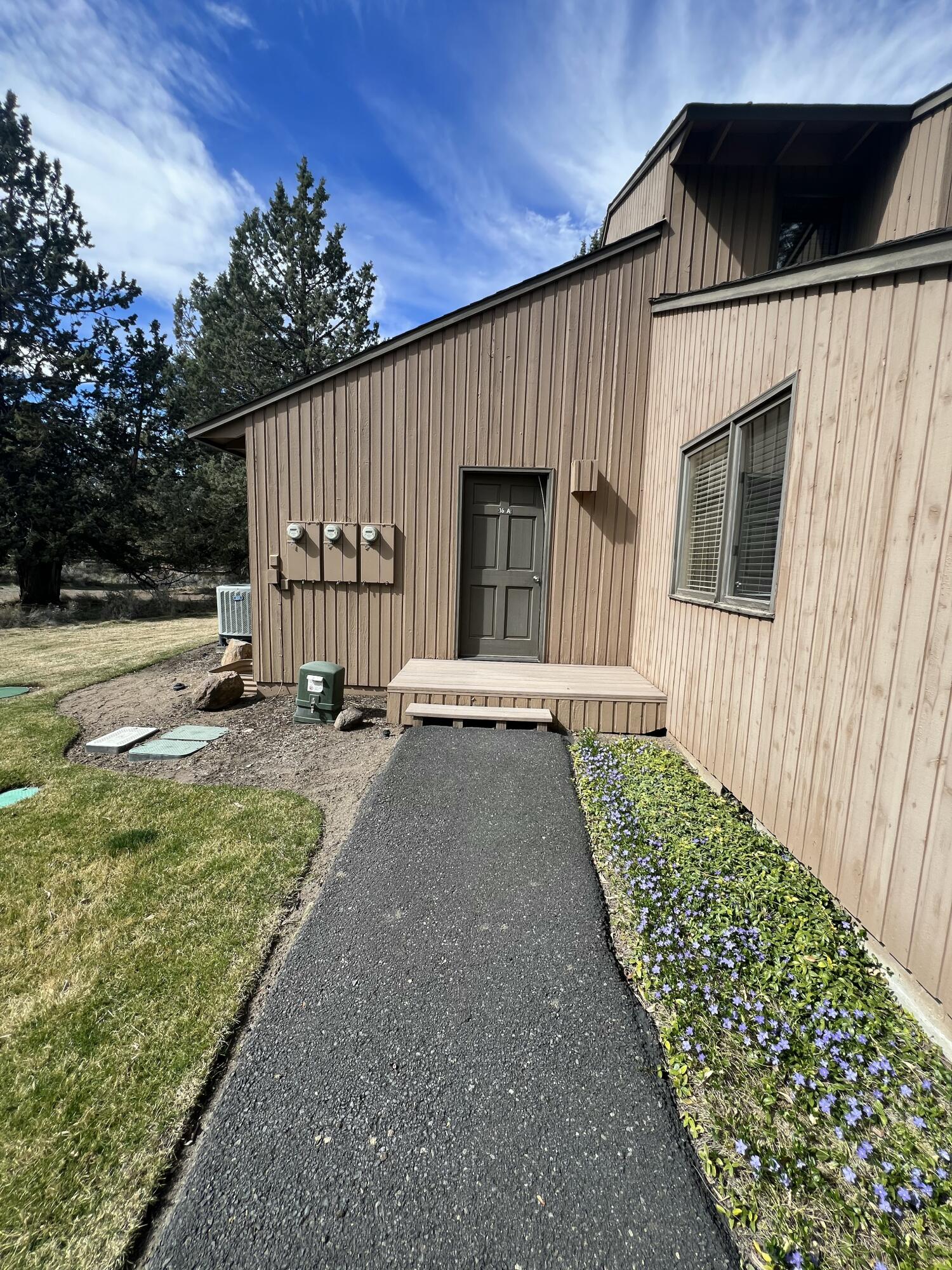 1987 Redtail Hawk Drive #RV16C, Redmond, OR 97756 — photo 2