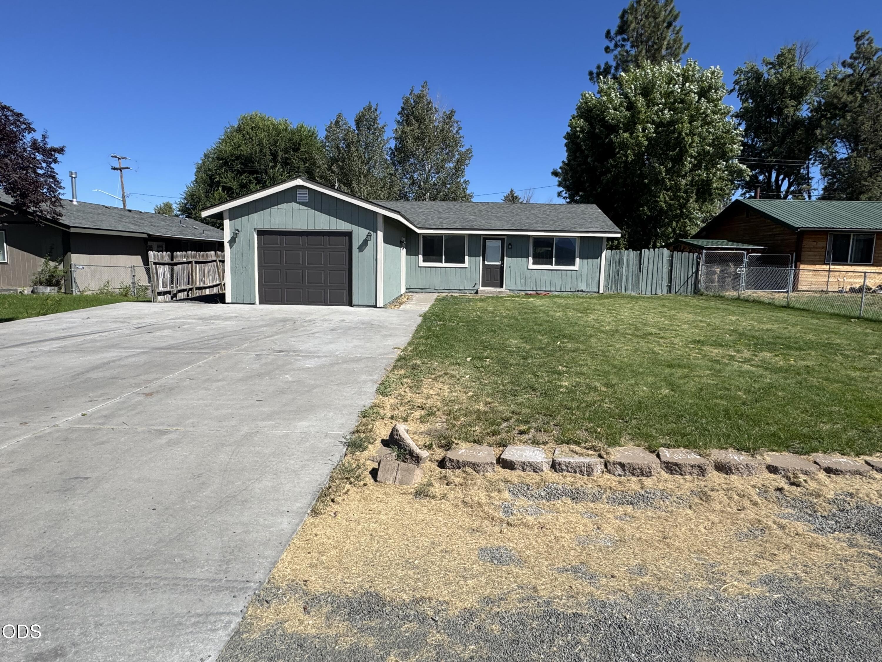 31643 Klamath Street — photo