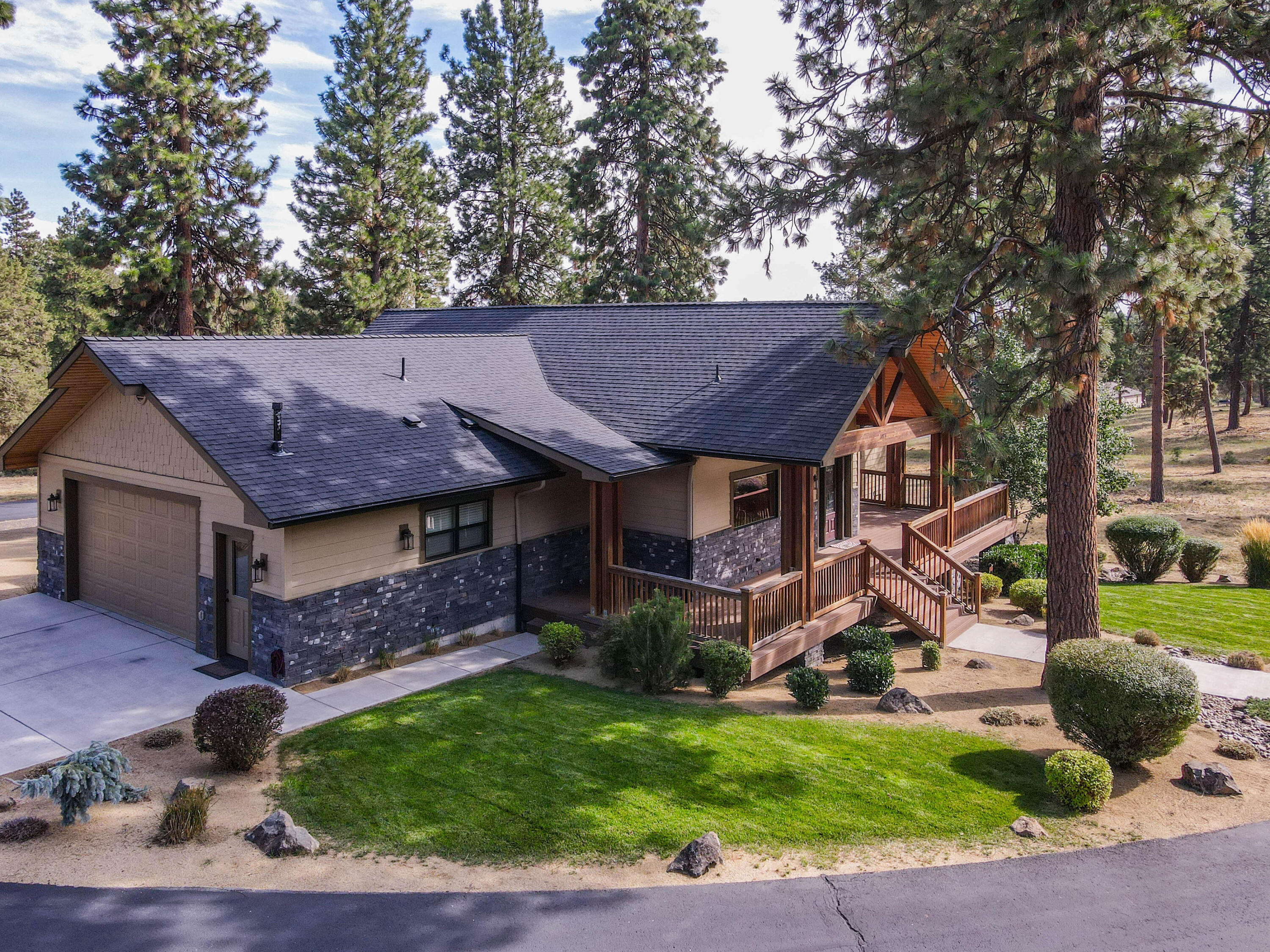 1073 Timber Ridge Loop, Klamath Falls, OR 97601 — photo 2