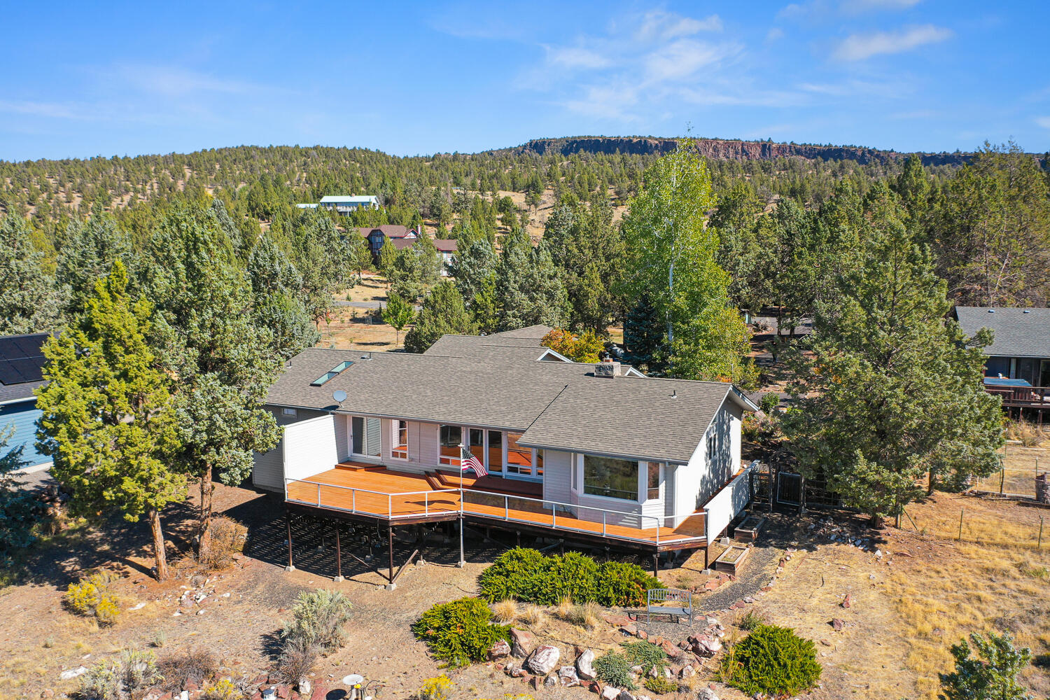 789 NE Wyoming Drive — photo