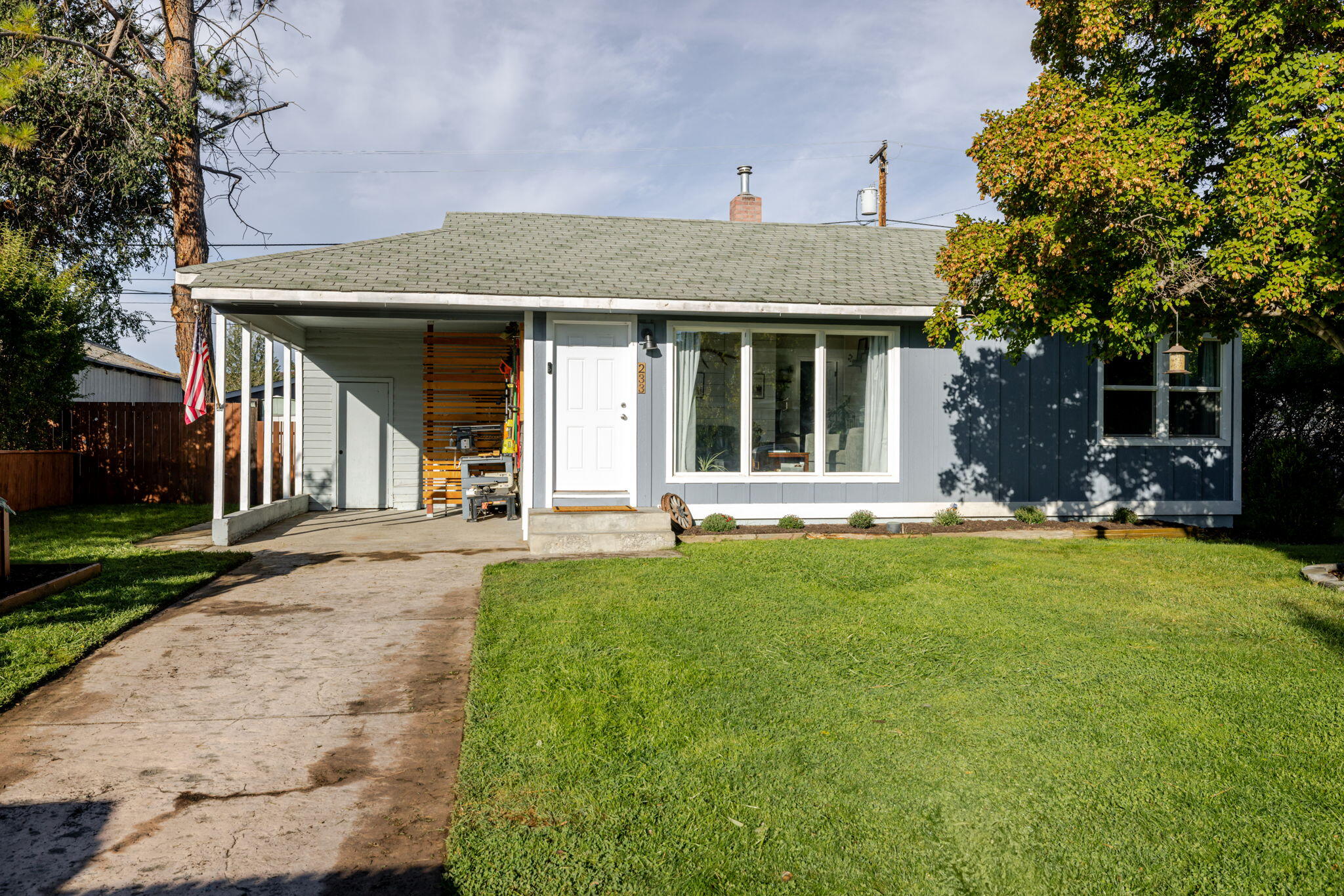 233 SW Ewen Street — photo