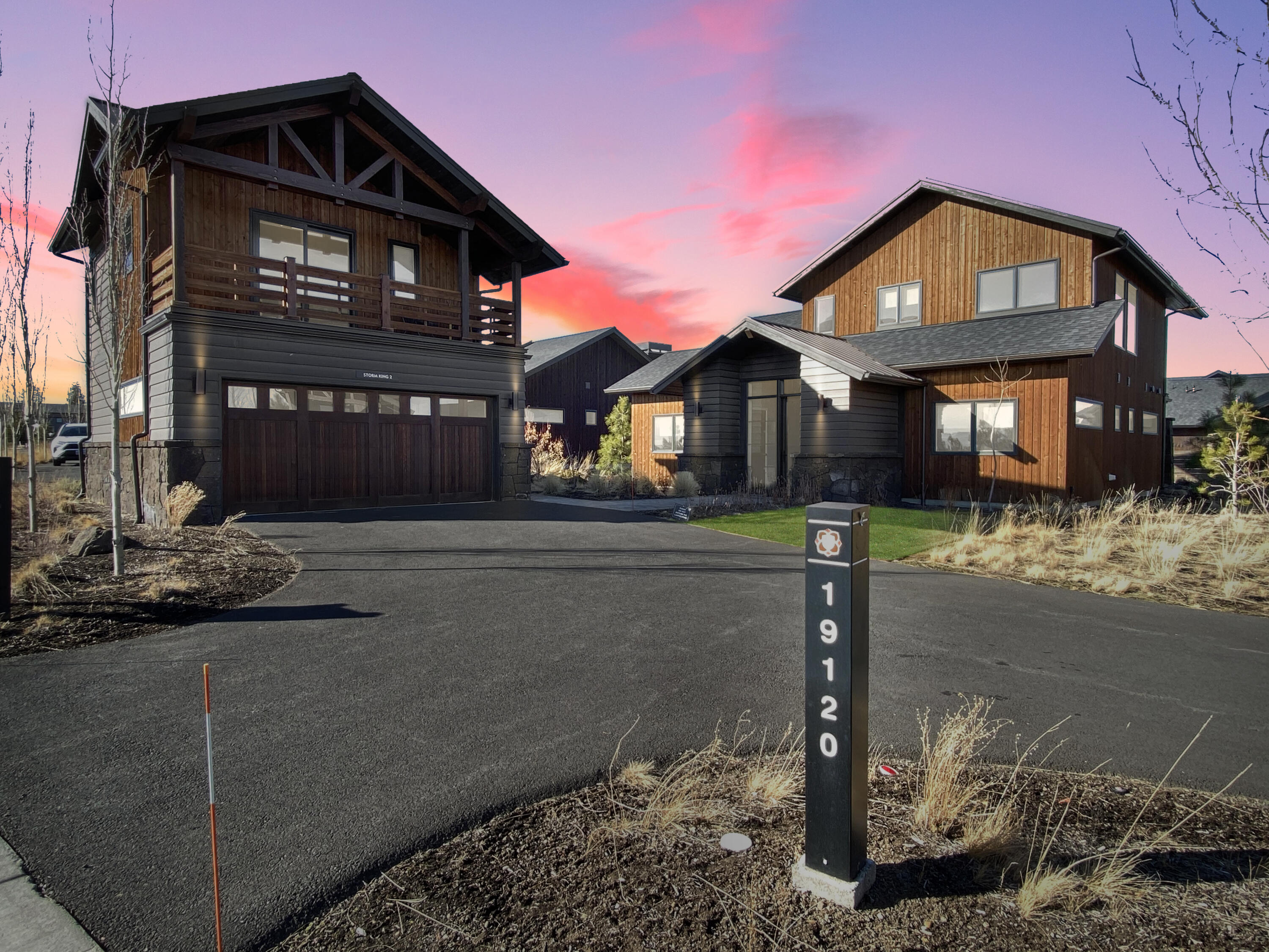 19120 Gateway Loop — photo