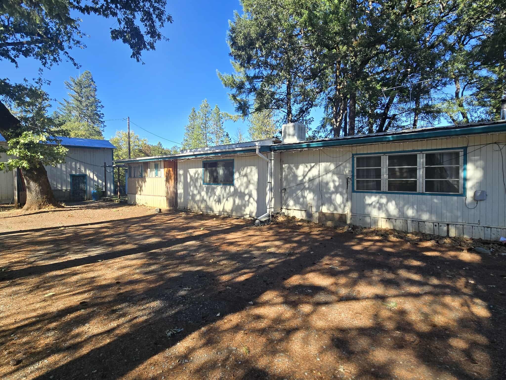 2584 Rockydale Road — photo