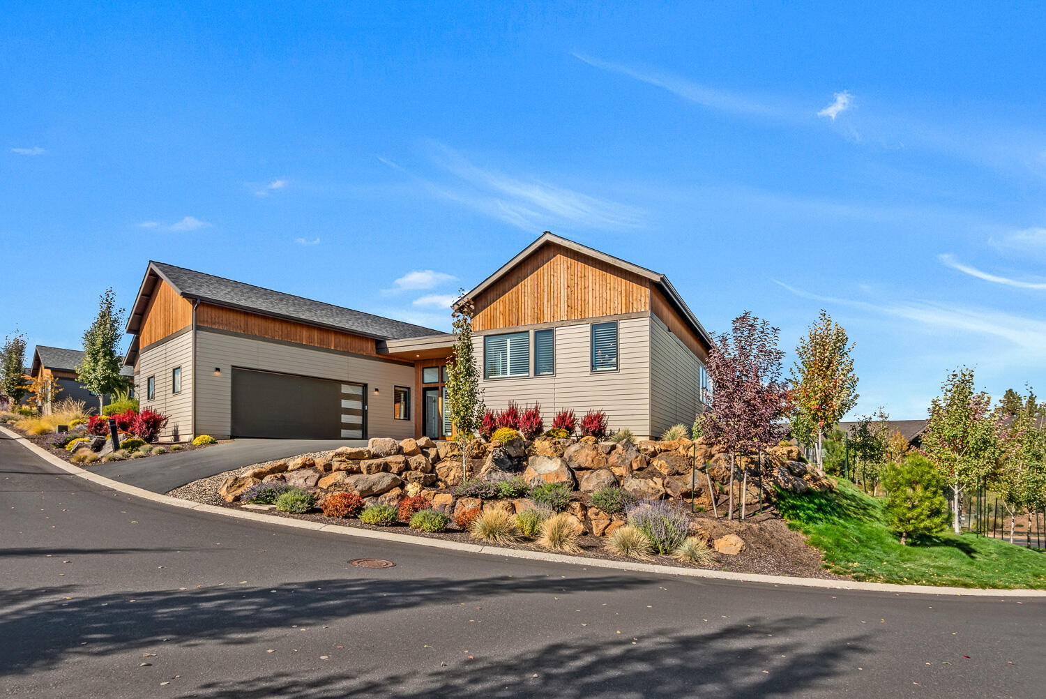 19211 Gateway Loop, Bend, OR 97702 — photo 2