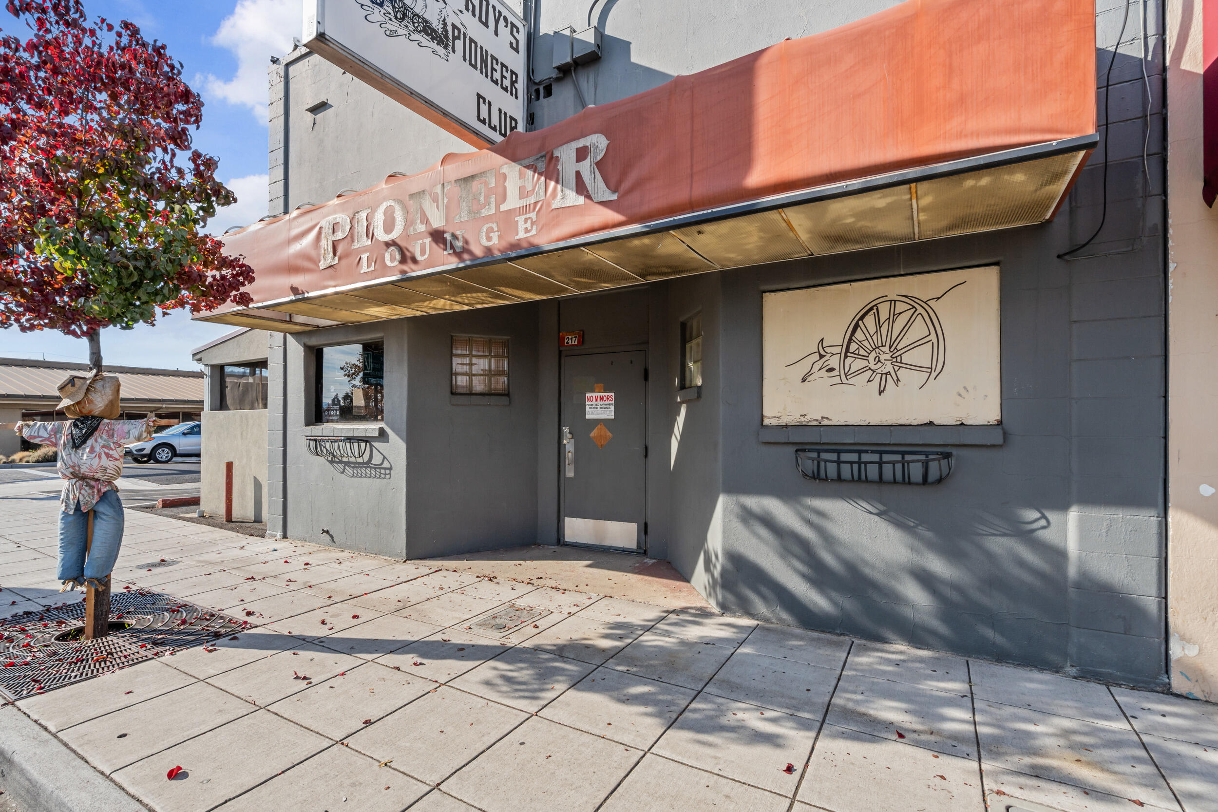 217 E Pine Street — photo