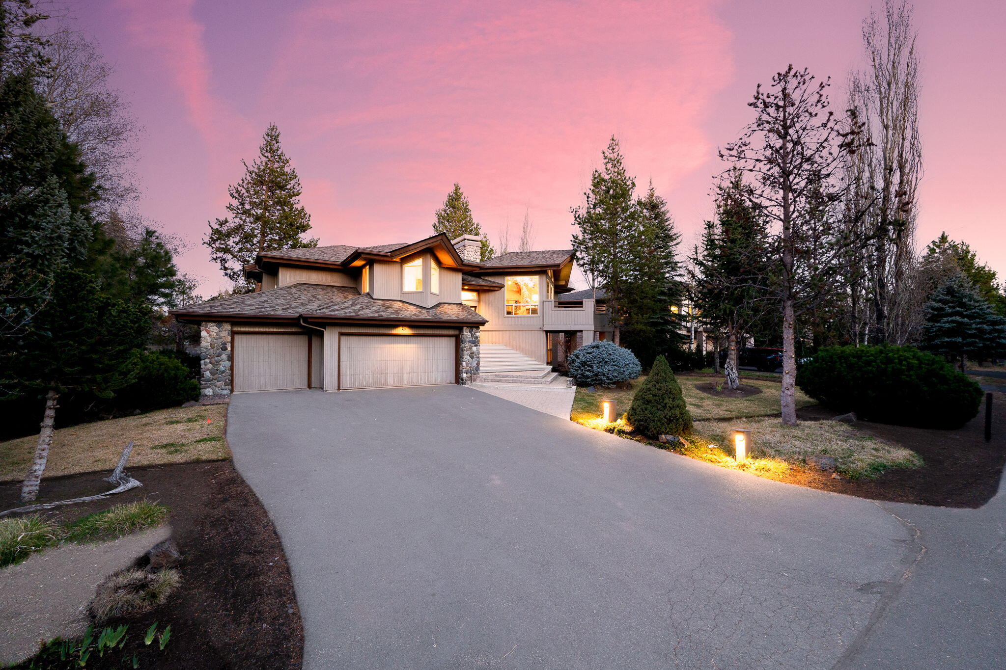 58010 Mulligan Lane — photo