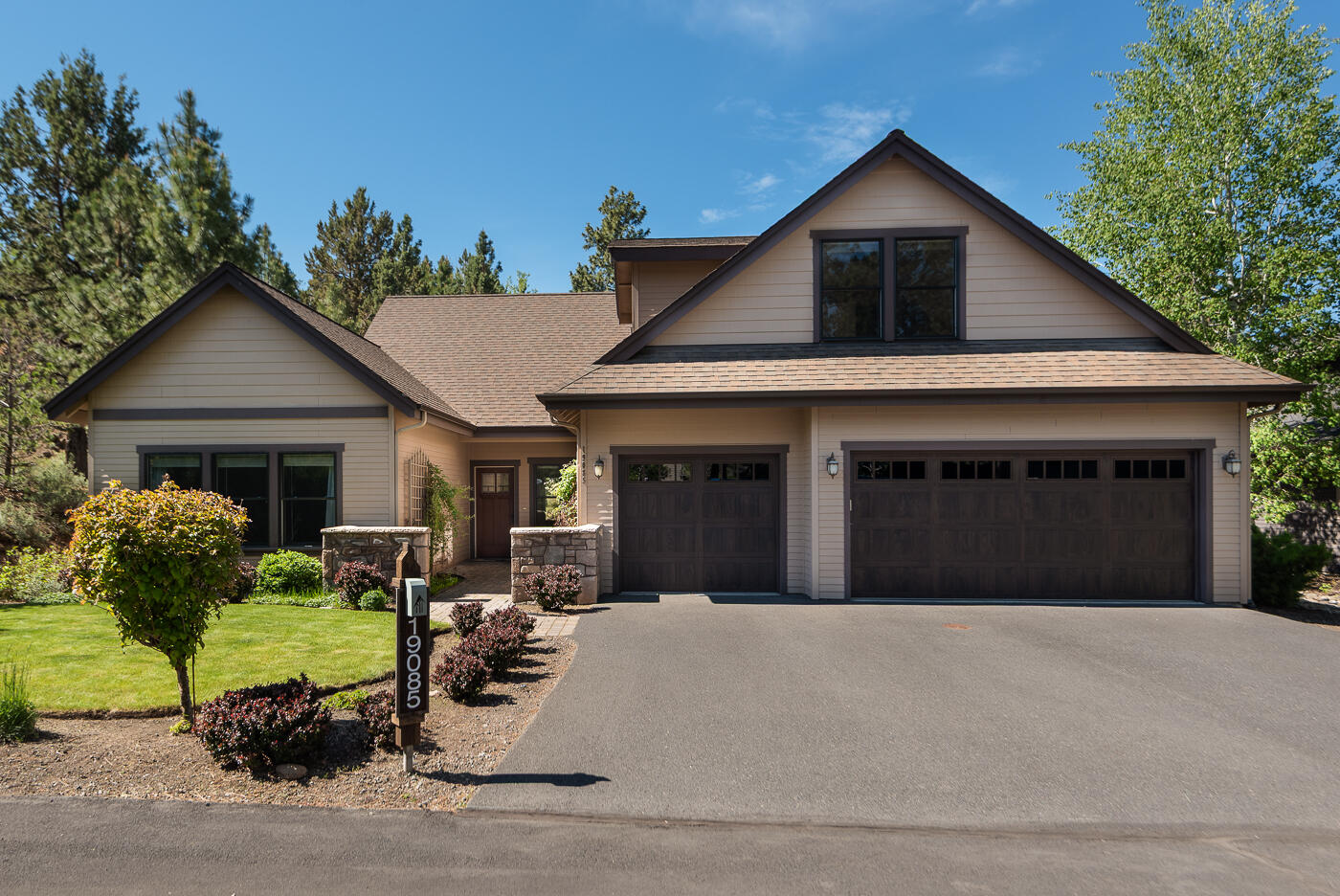 19085 NW Mt Hood Place — photo