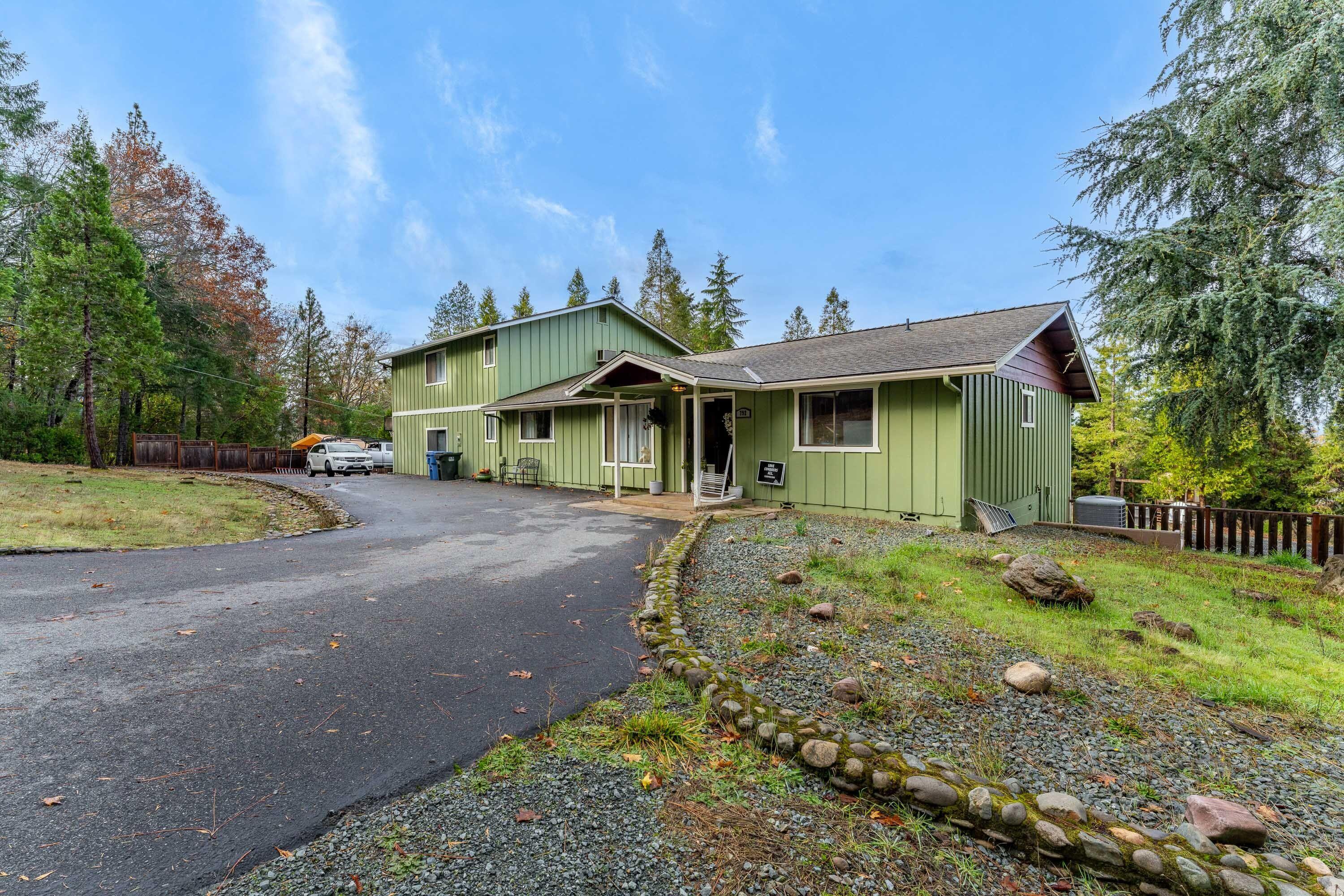 792 Summit Loop — photo