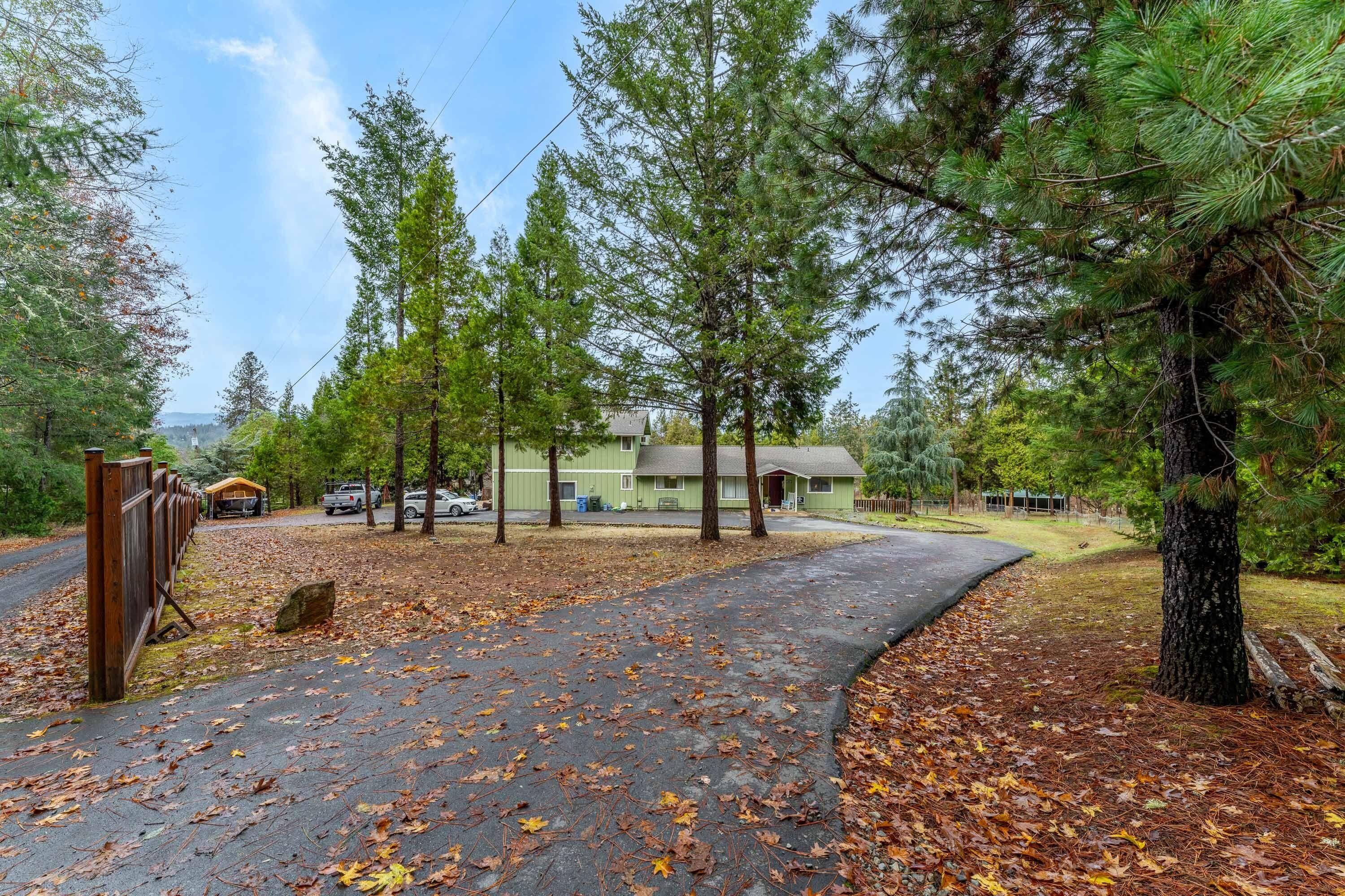 792 Summit Loop, Grants Pass, OR 97527 — photo 2