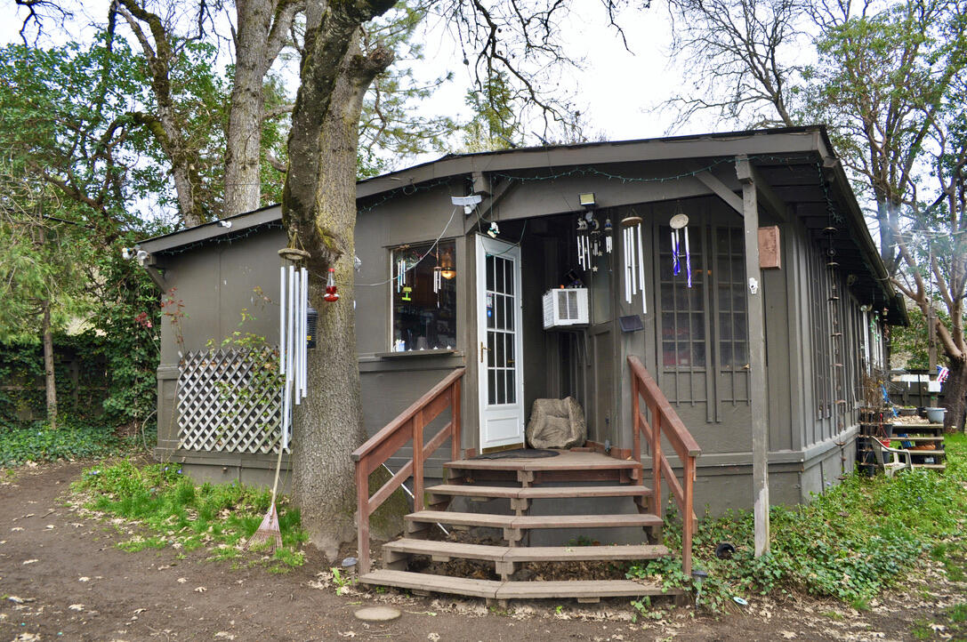 10585 Blackwell Road — photo