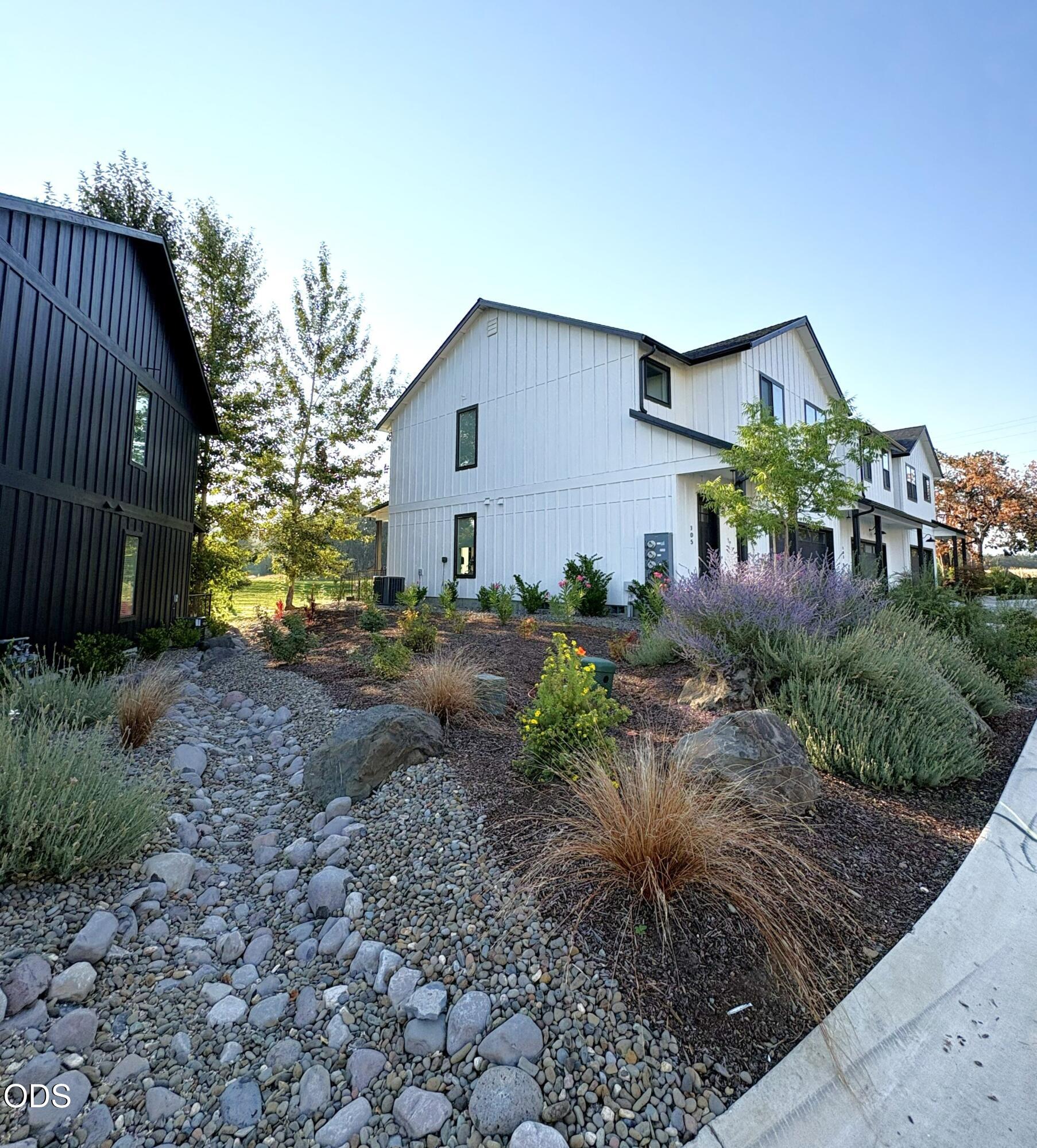 201 Bogey Lane — photo