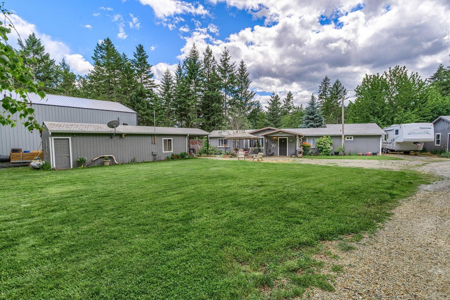 5461 Riverbanks Road — photo