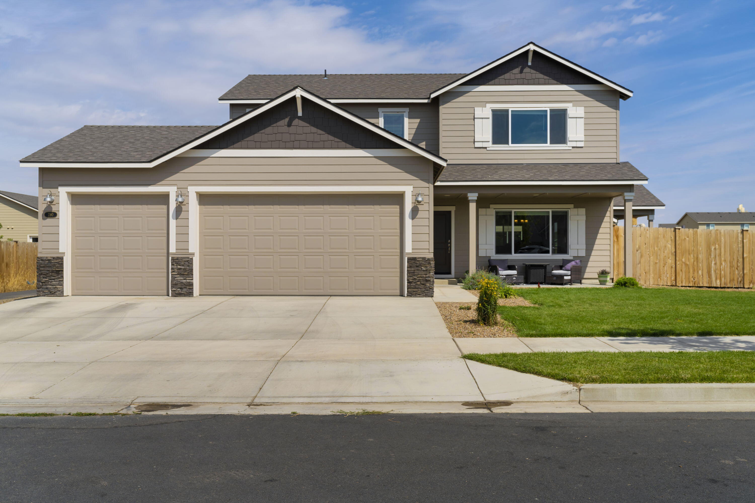 280 NW Double Eagle Avenue — photo