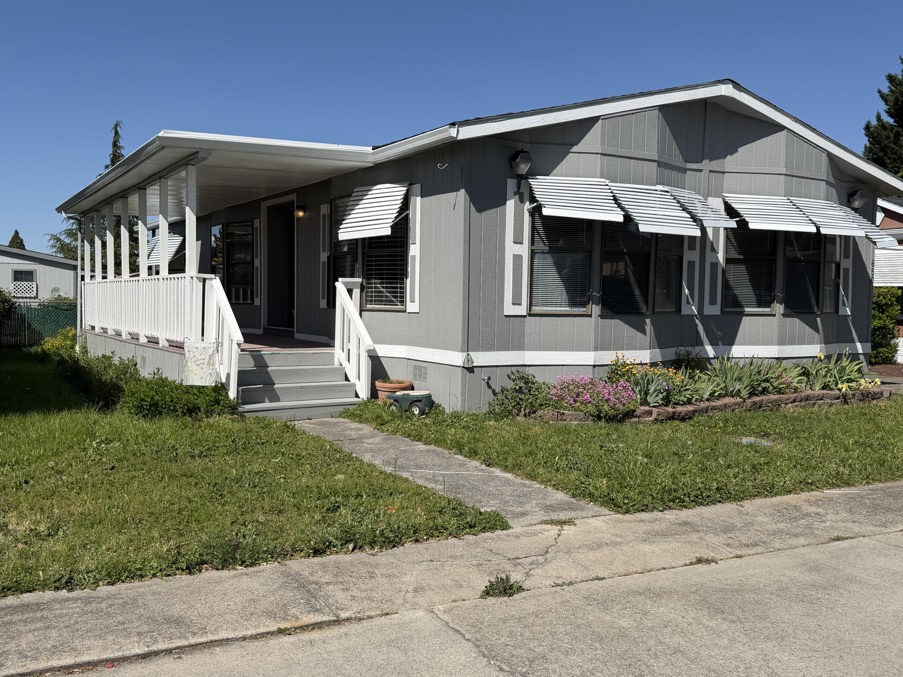 650 Hedy Jayne — photo