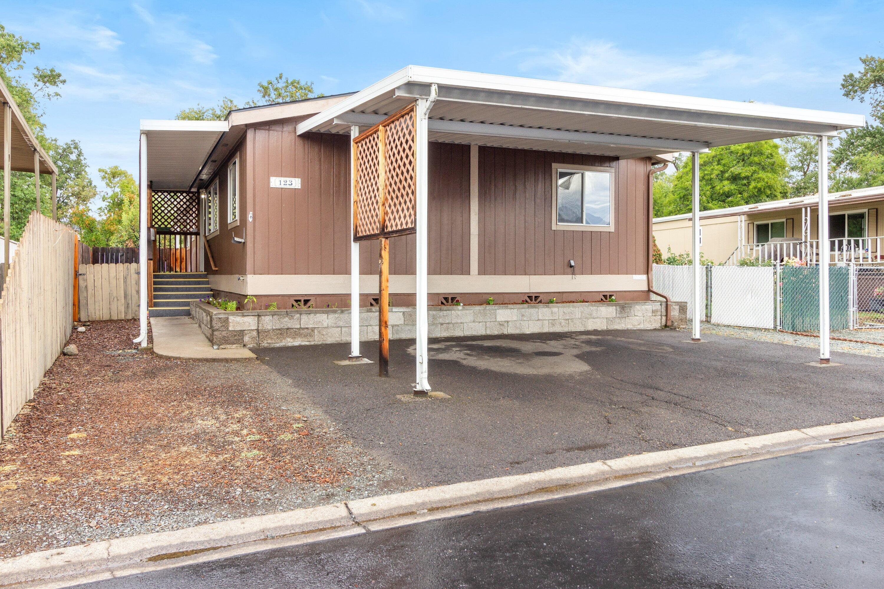 3555 S Pacific Highway, Space 123 — photo