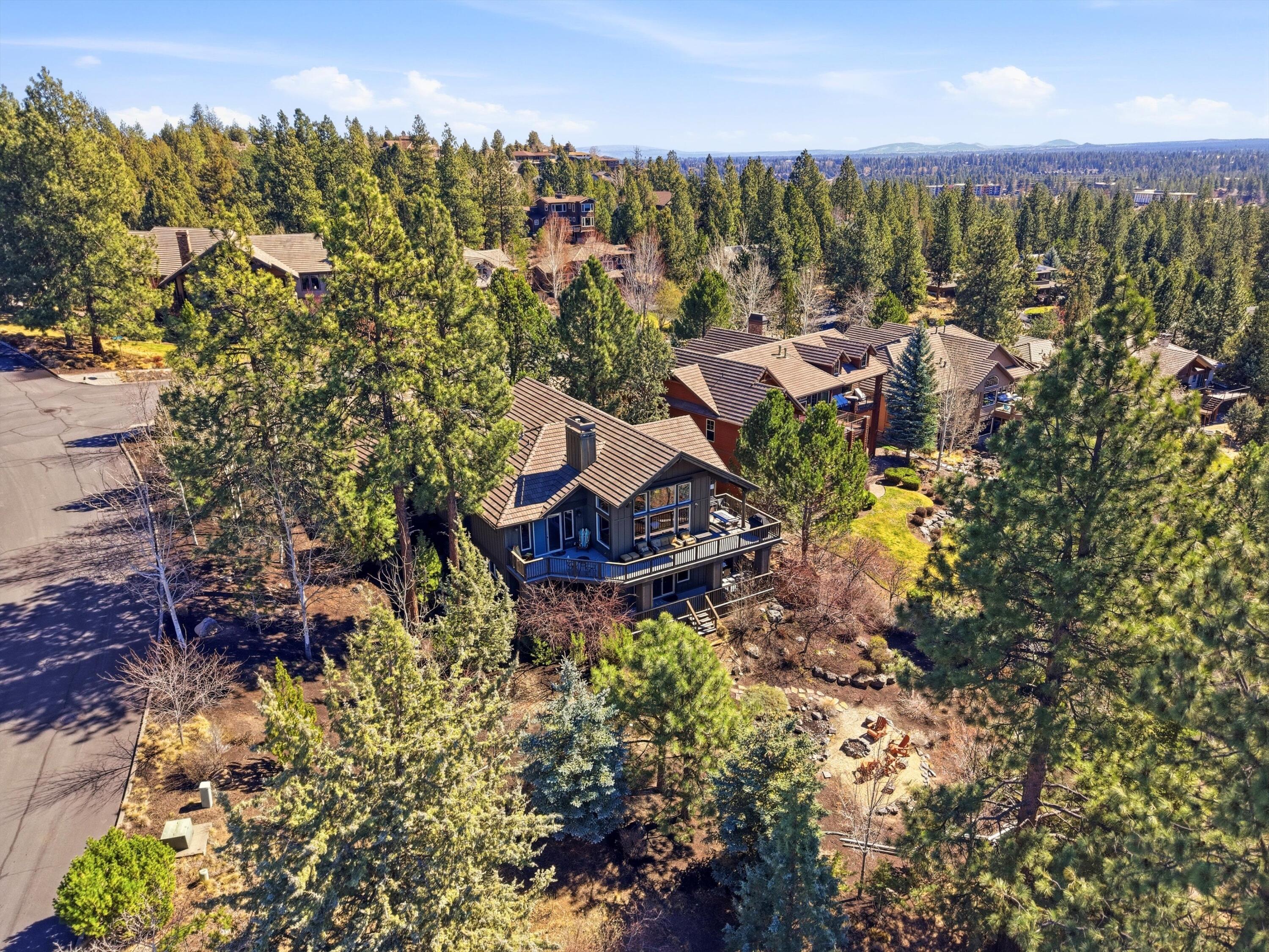 15 SW Quail Butte Place — photo