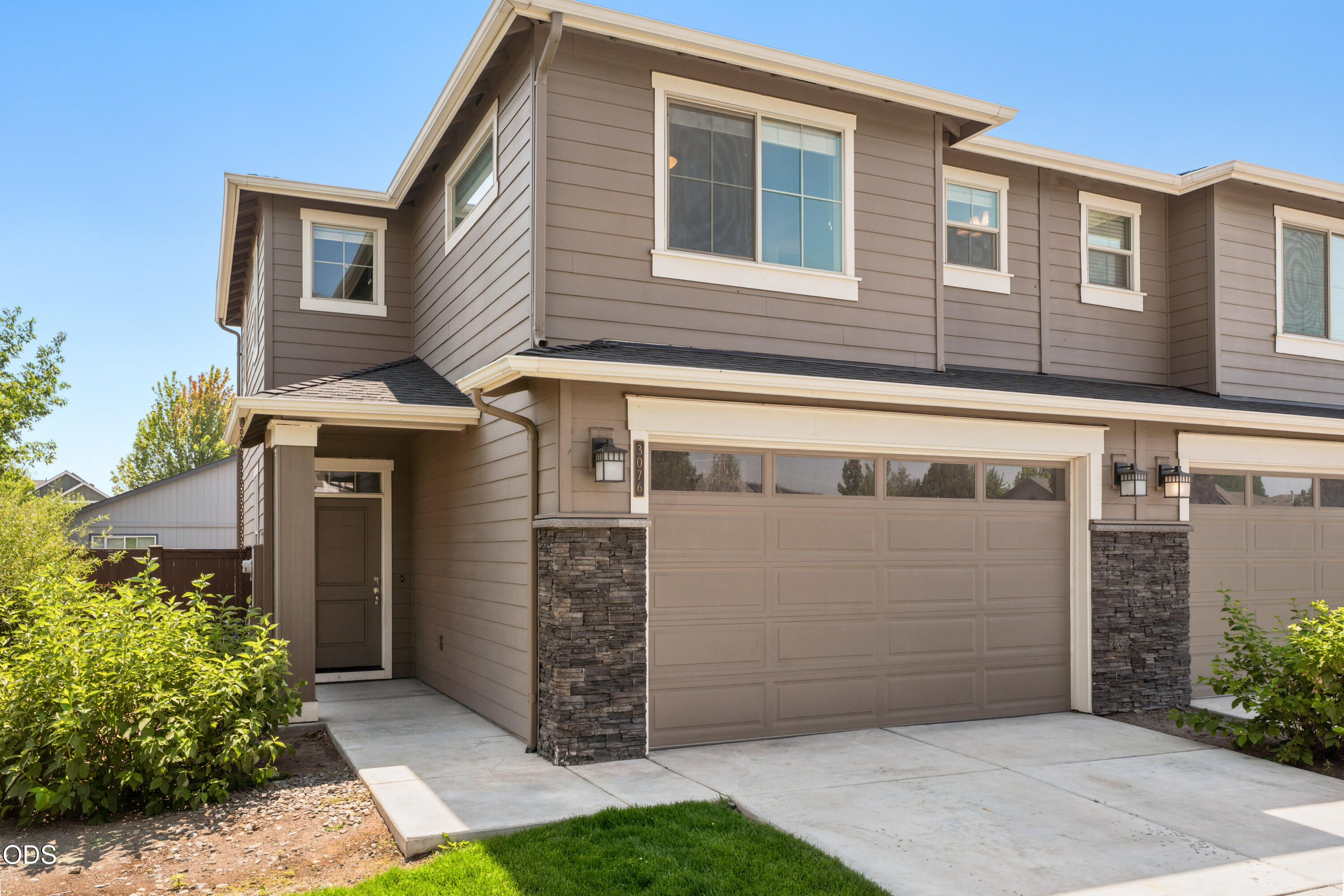 3076 SW Black Butte Lane — photo