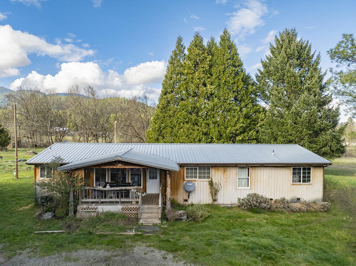 1392 Cedar Flat Road — photo