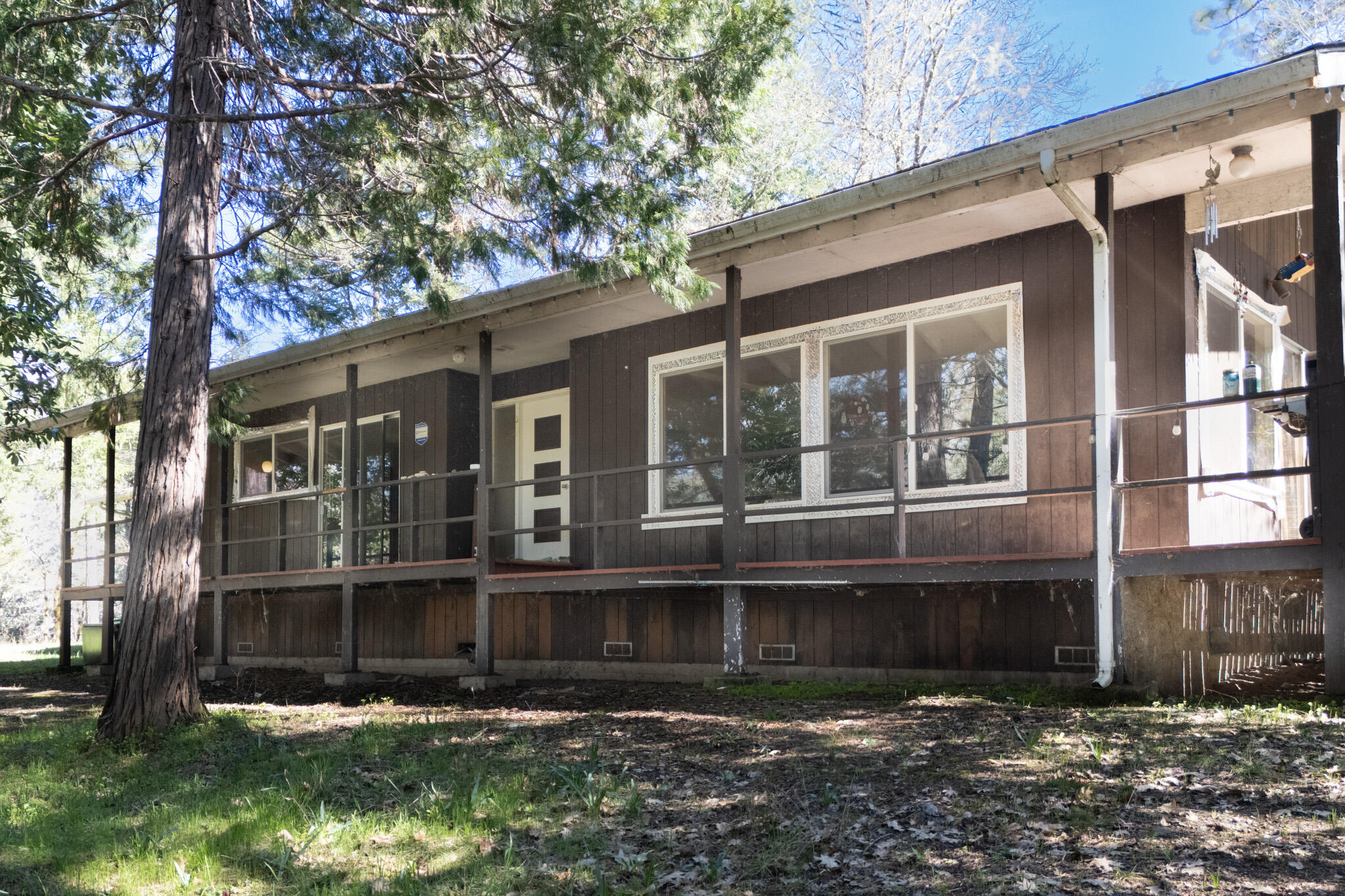 24524 Redwood Highway — photo