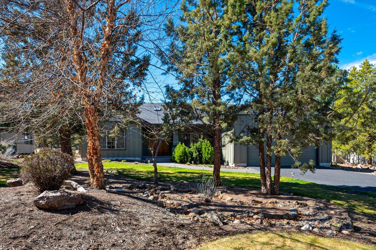 387 Goshawk Court — photo