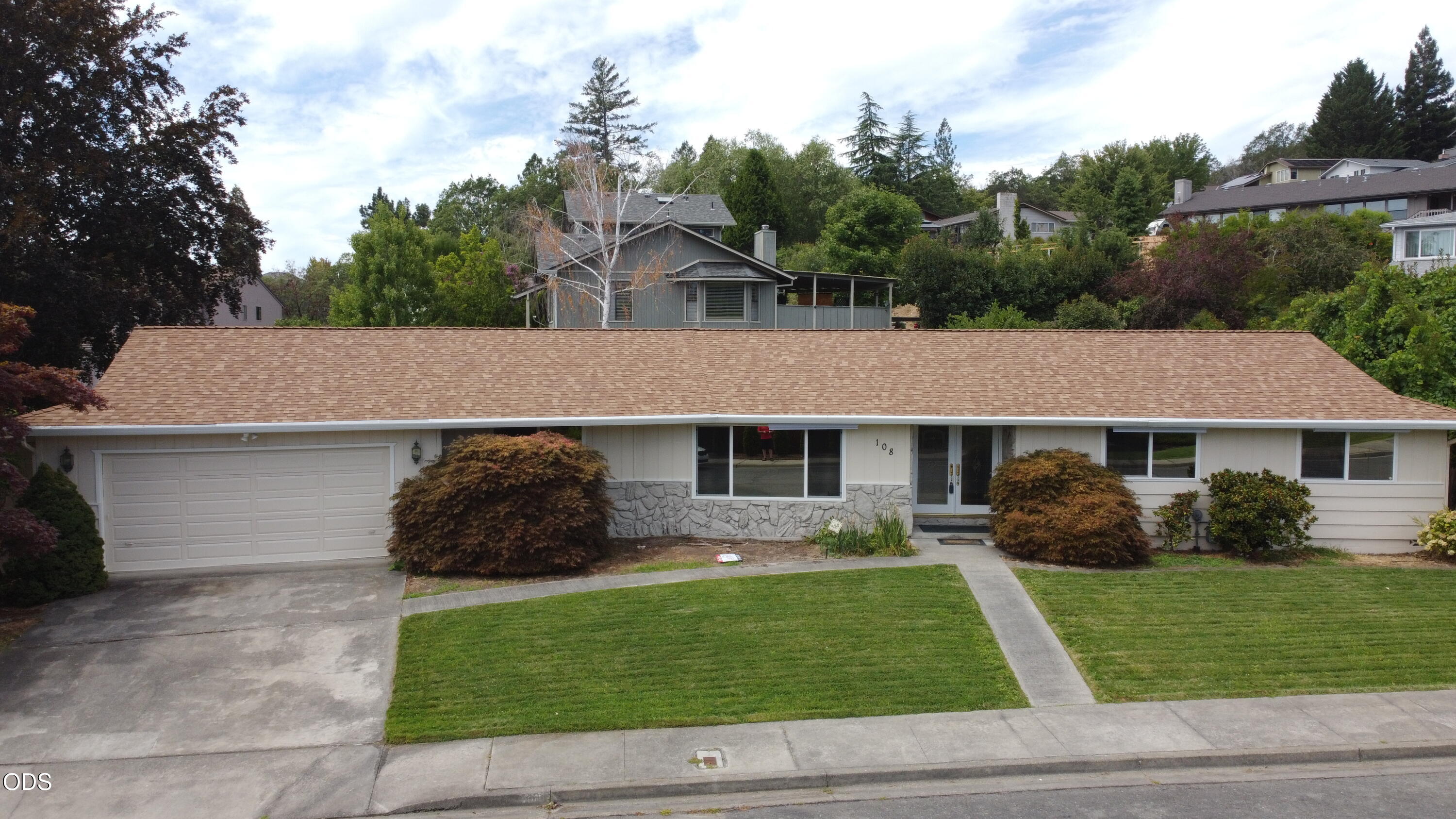 108 NW Sunhill Drive — photo