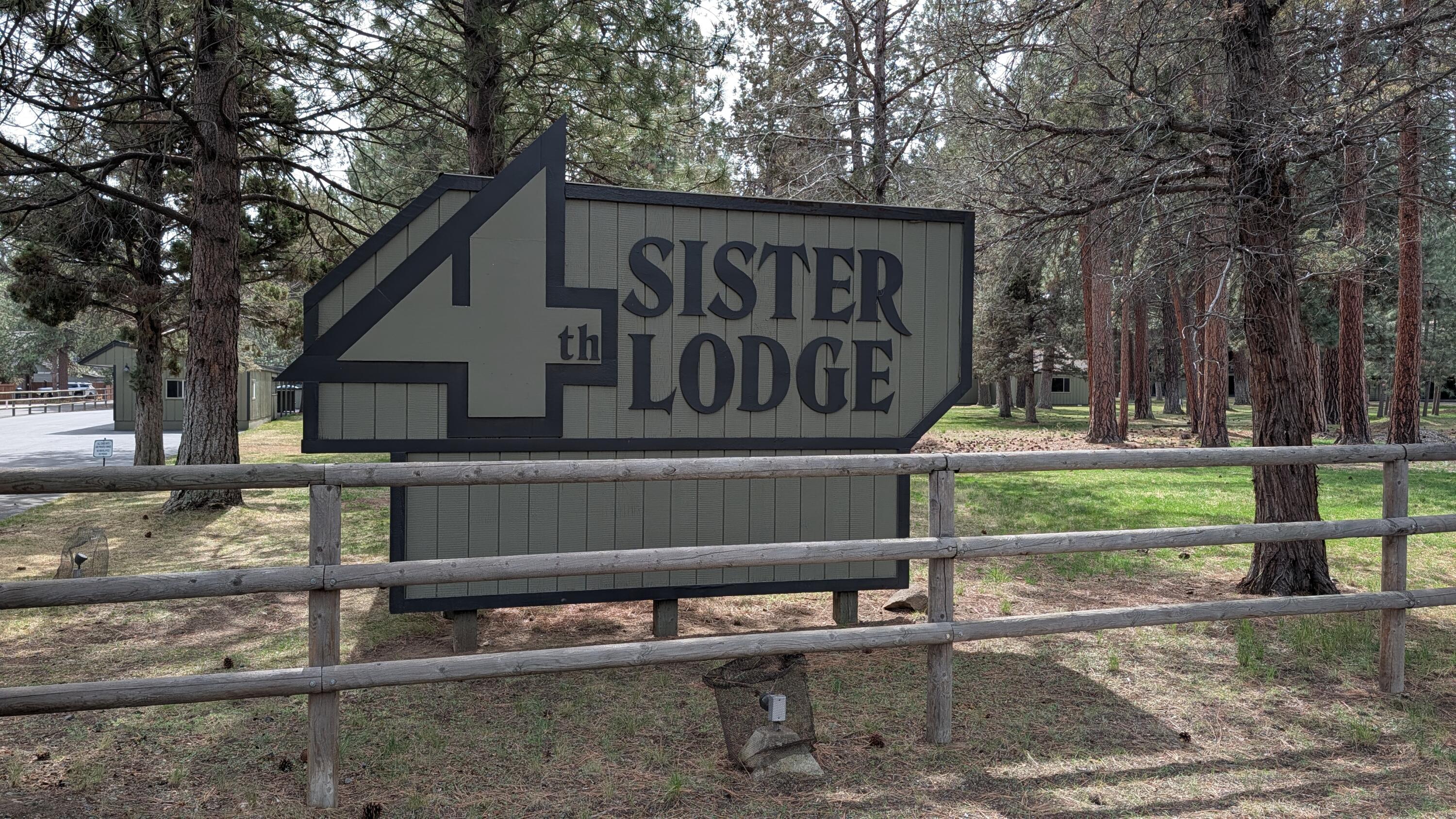 813 E Desperado Trail, Unit 102 — photo