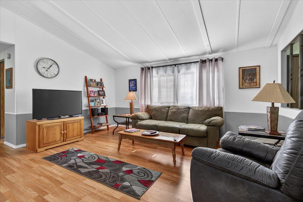 380 Bayard Drive — photo