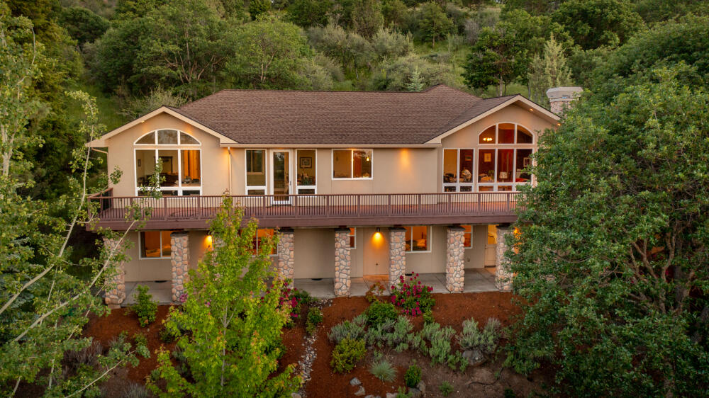 6586 Coopers Hawk Road — photo