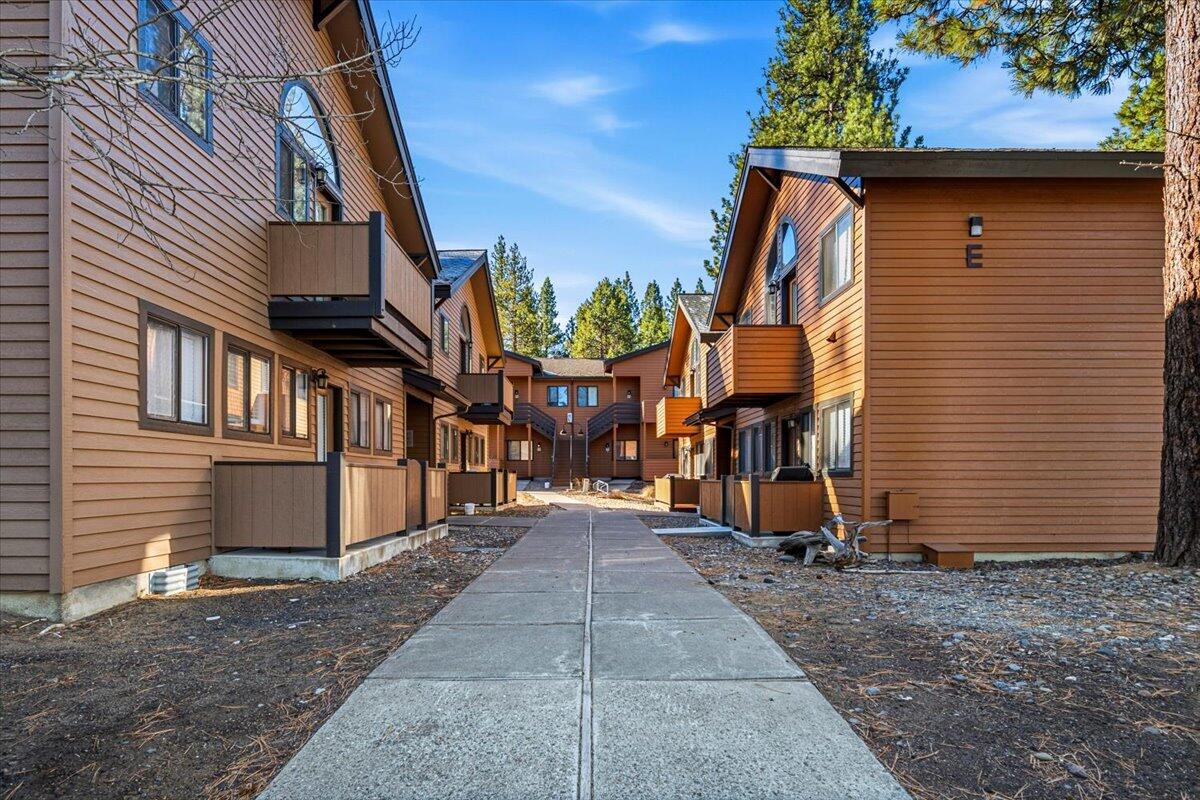 56856 Enterprise Drive, # E4 — photo