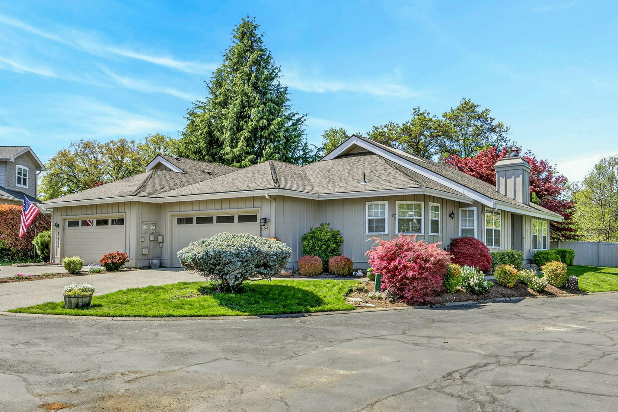 124 SE Gold River Lane — photo