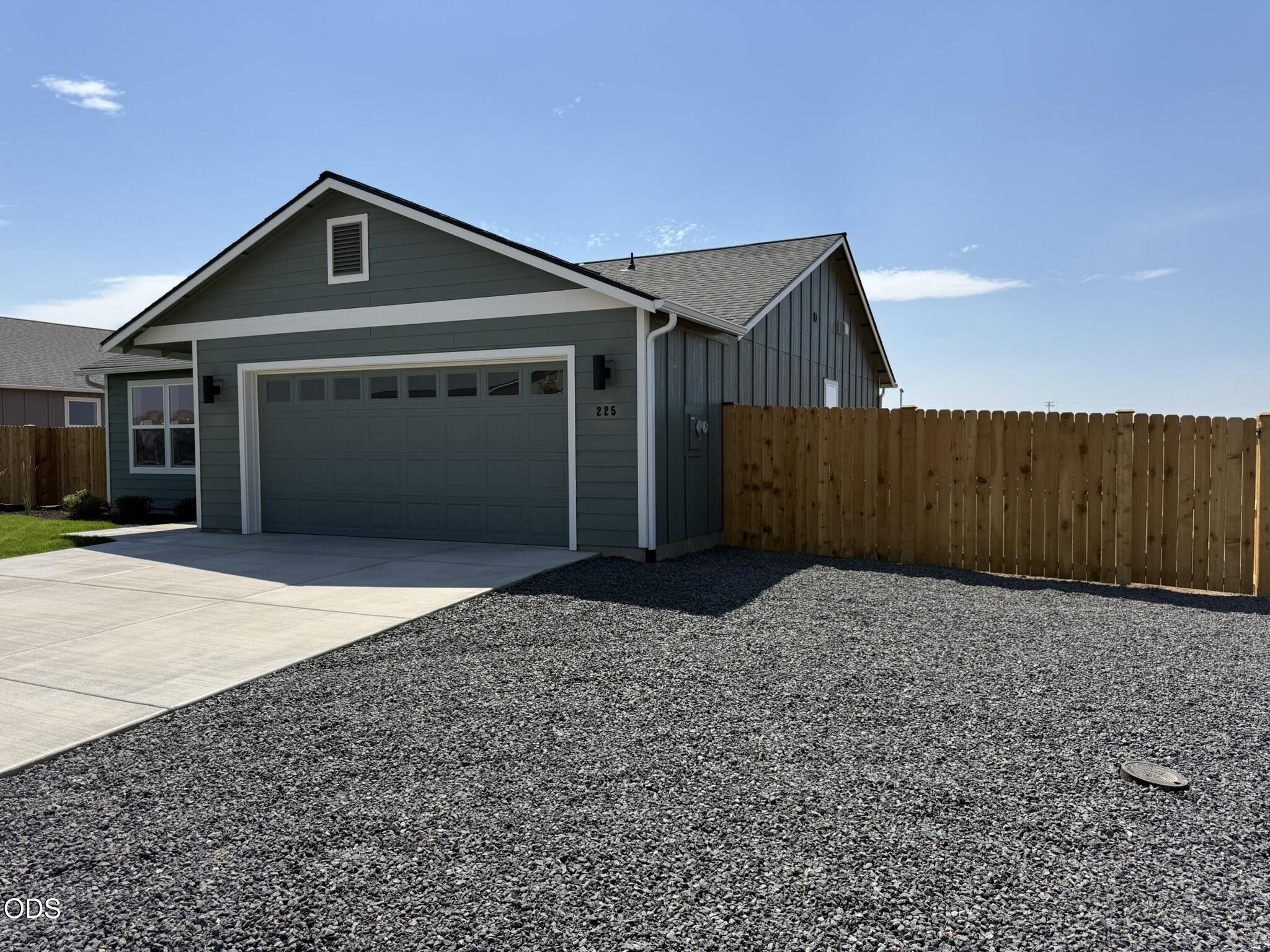 225 SE Peppermint Loop, 3, Culver, OR 97734 — photo 2