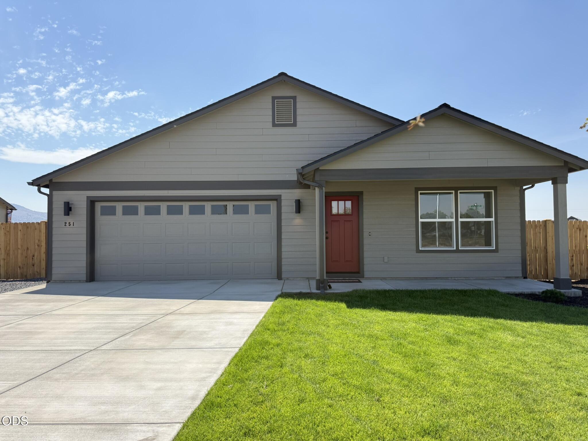 251 SE Peppermint Loop, 6 — photo