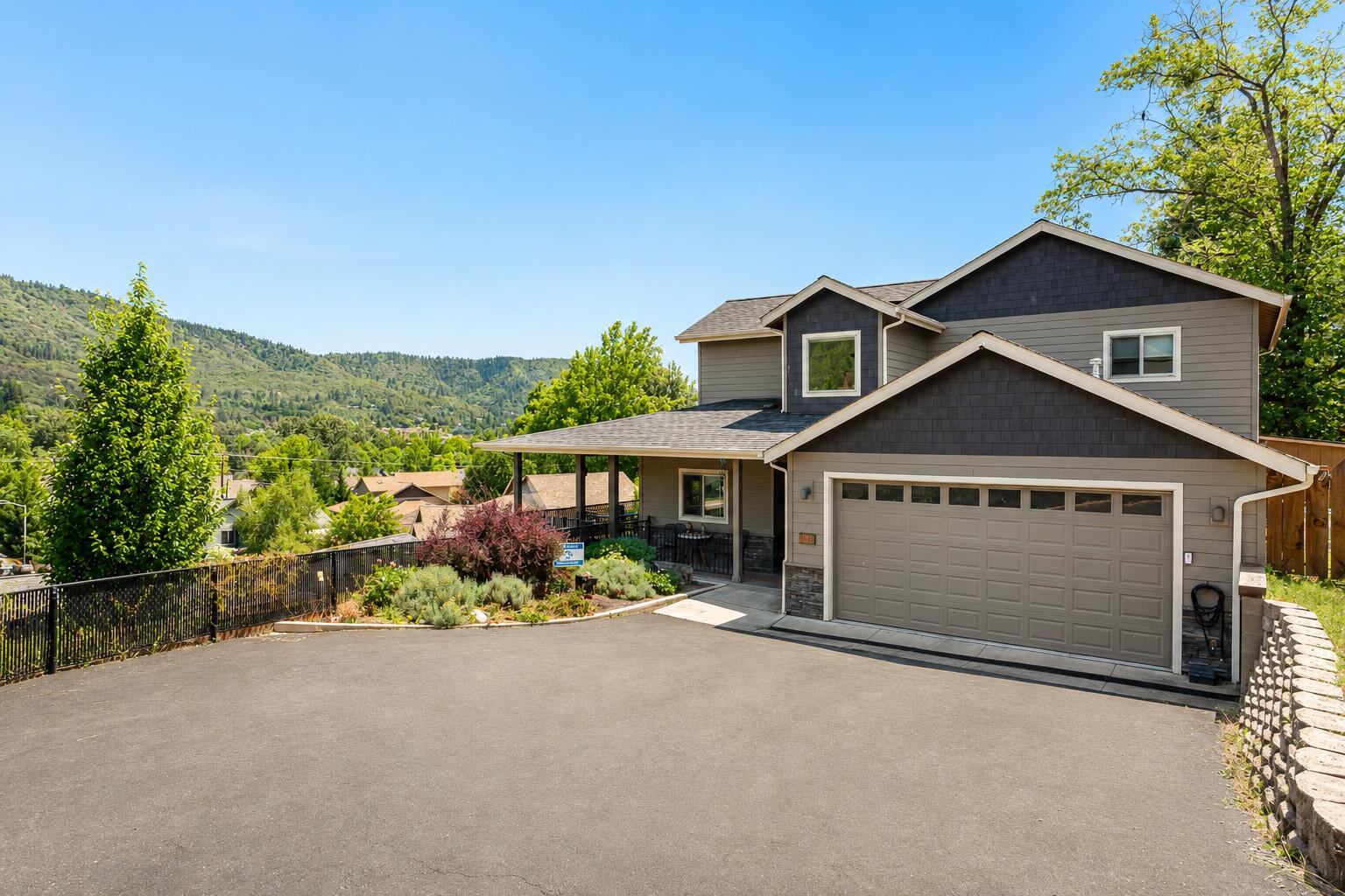 122 NW Rook Drive — photo