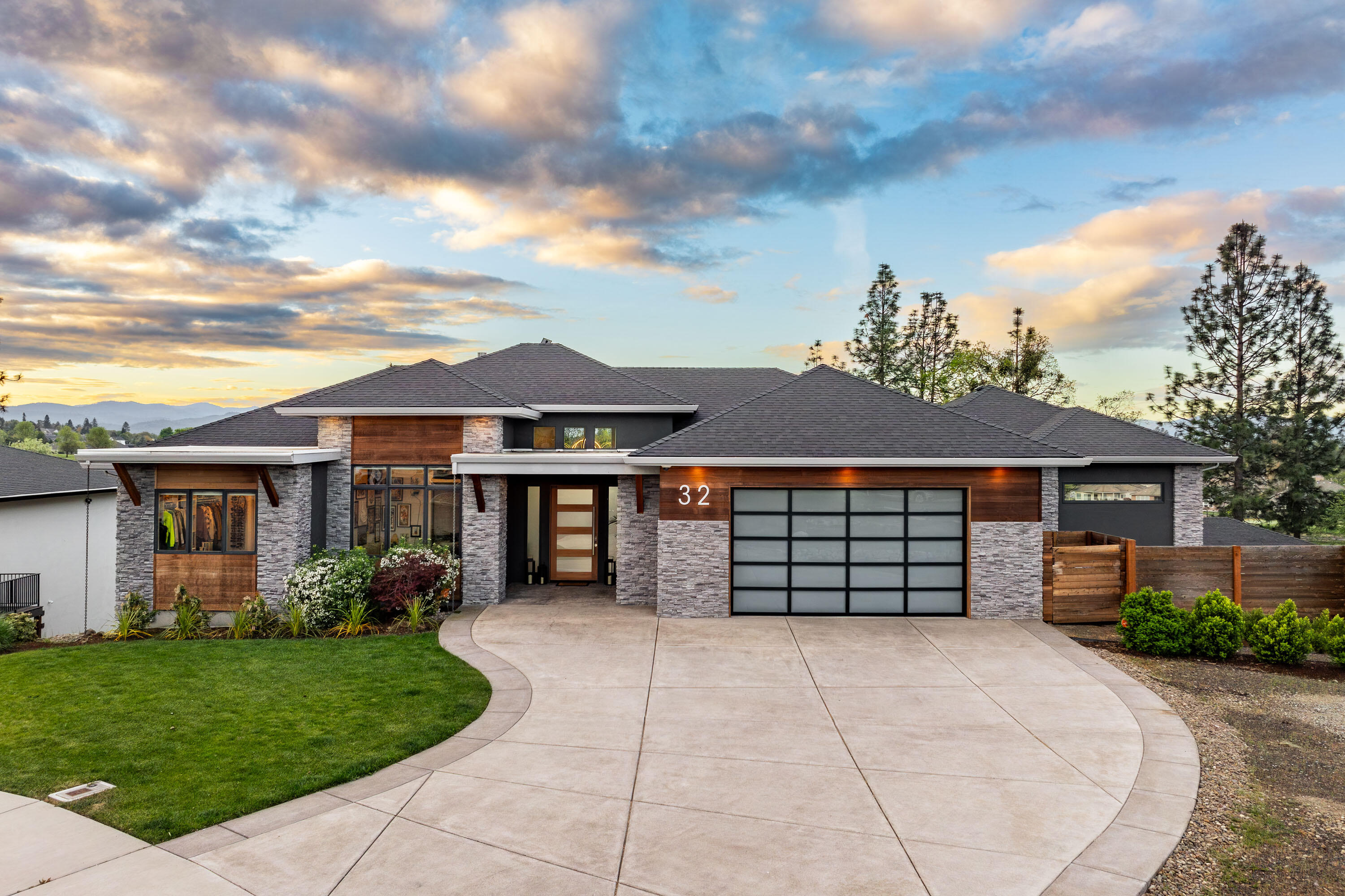 32 Pebble Creek Drive — photo
