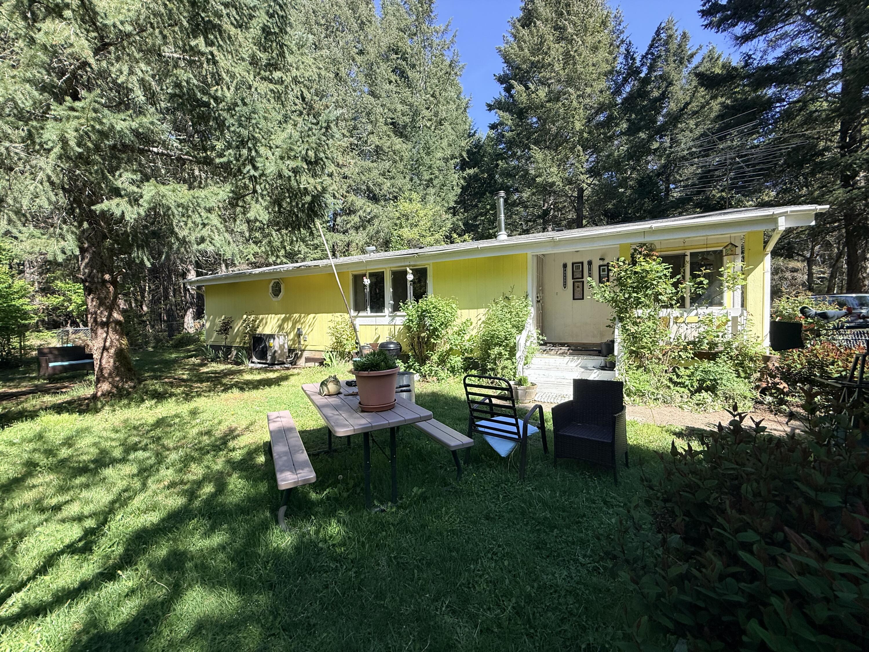450 Jackadel Lane — photo