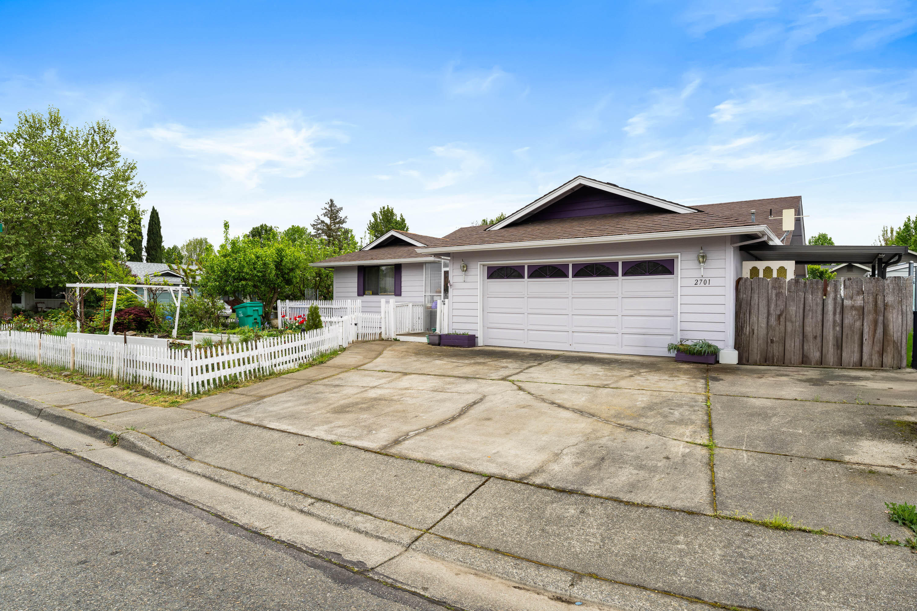 2701 Salmon Circle — photo