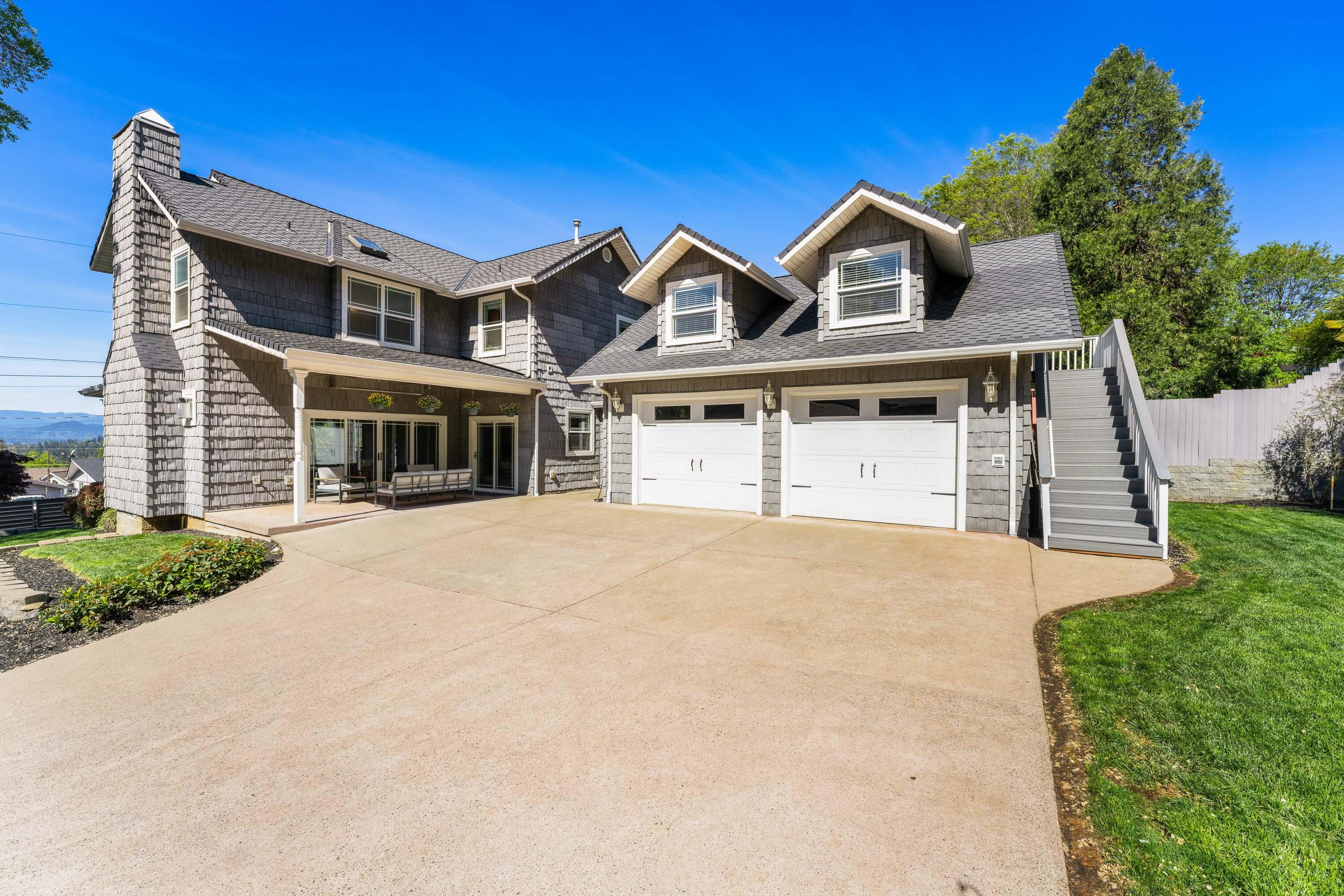 1679 NE Terrace Drive — photo