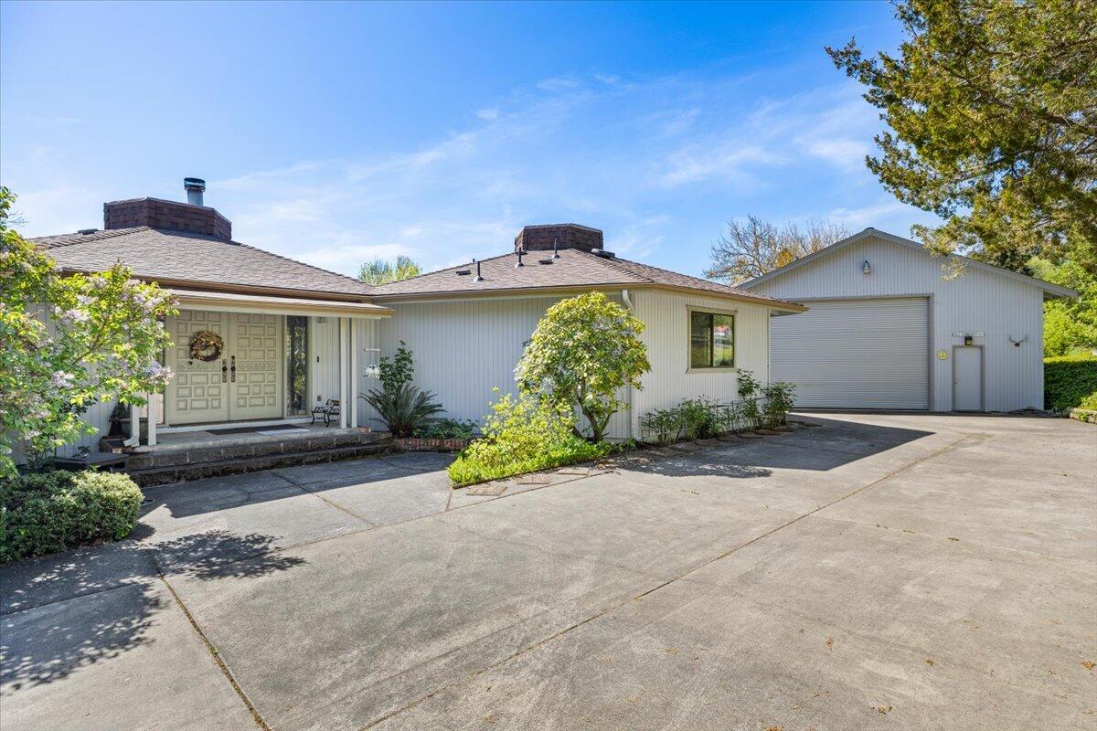 2340 Hillside Drive — photo