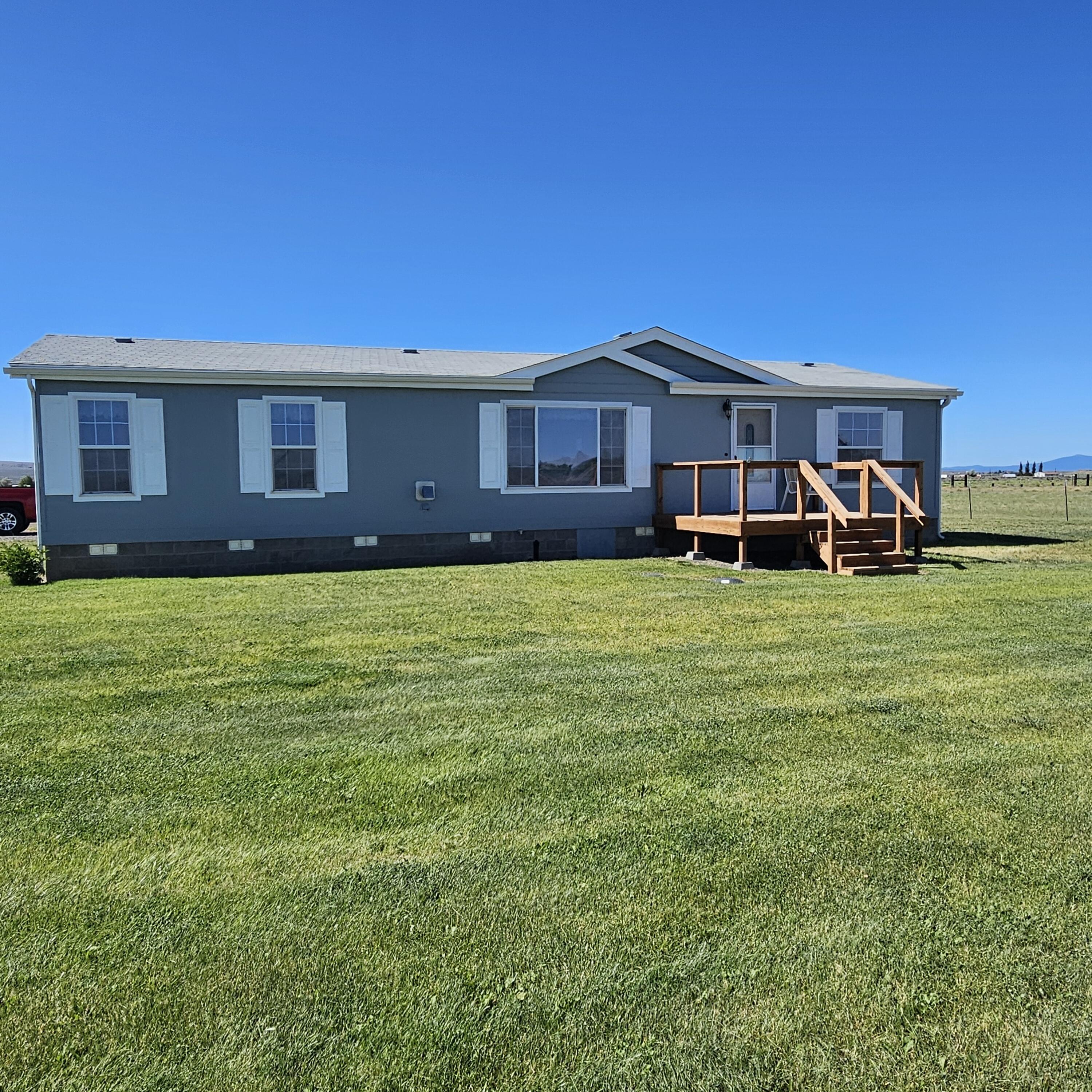 87800 Christmas Valley Highway — photo