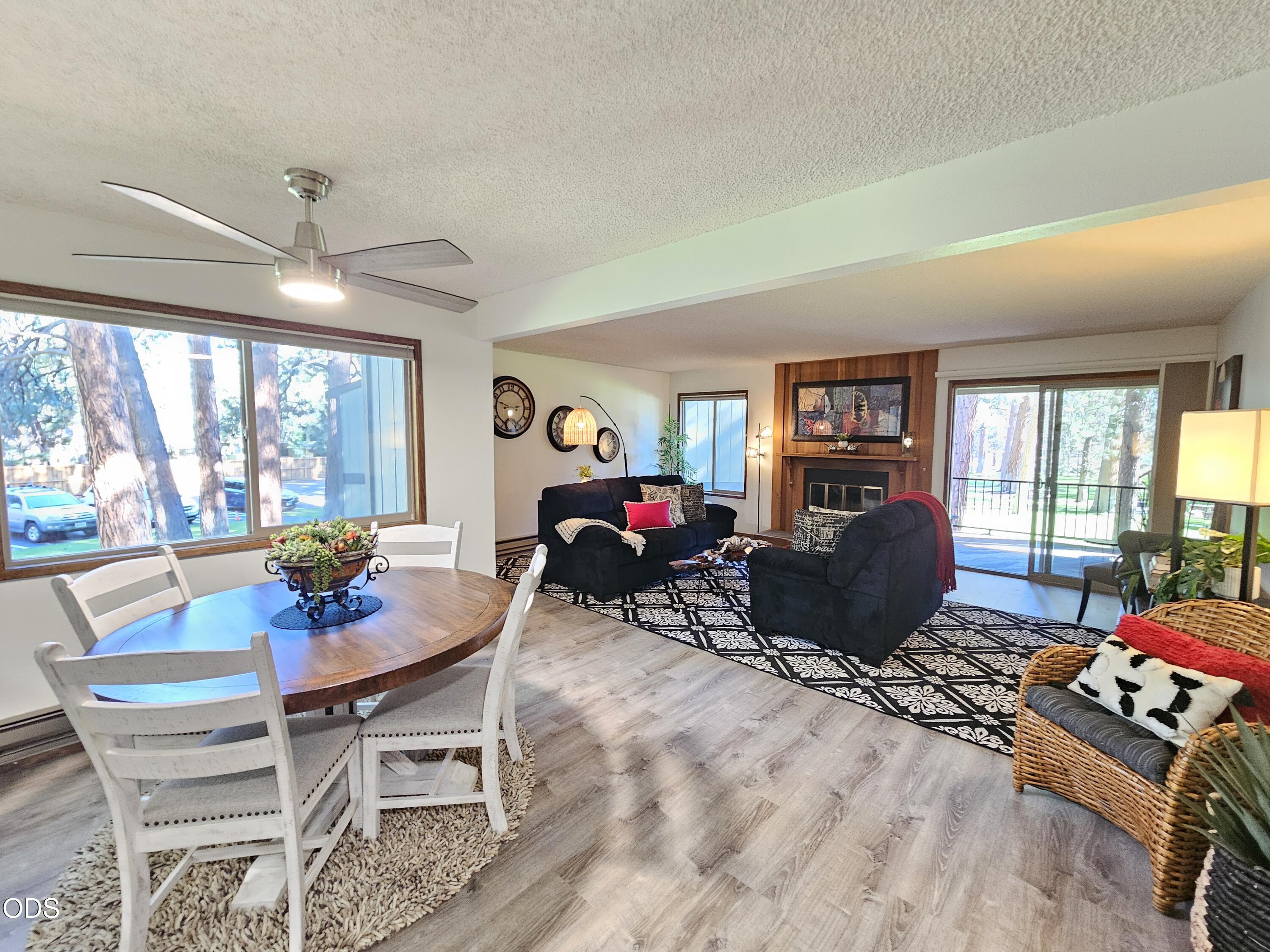 821 E Desperado Trail, Unit 201 — photo