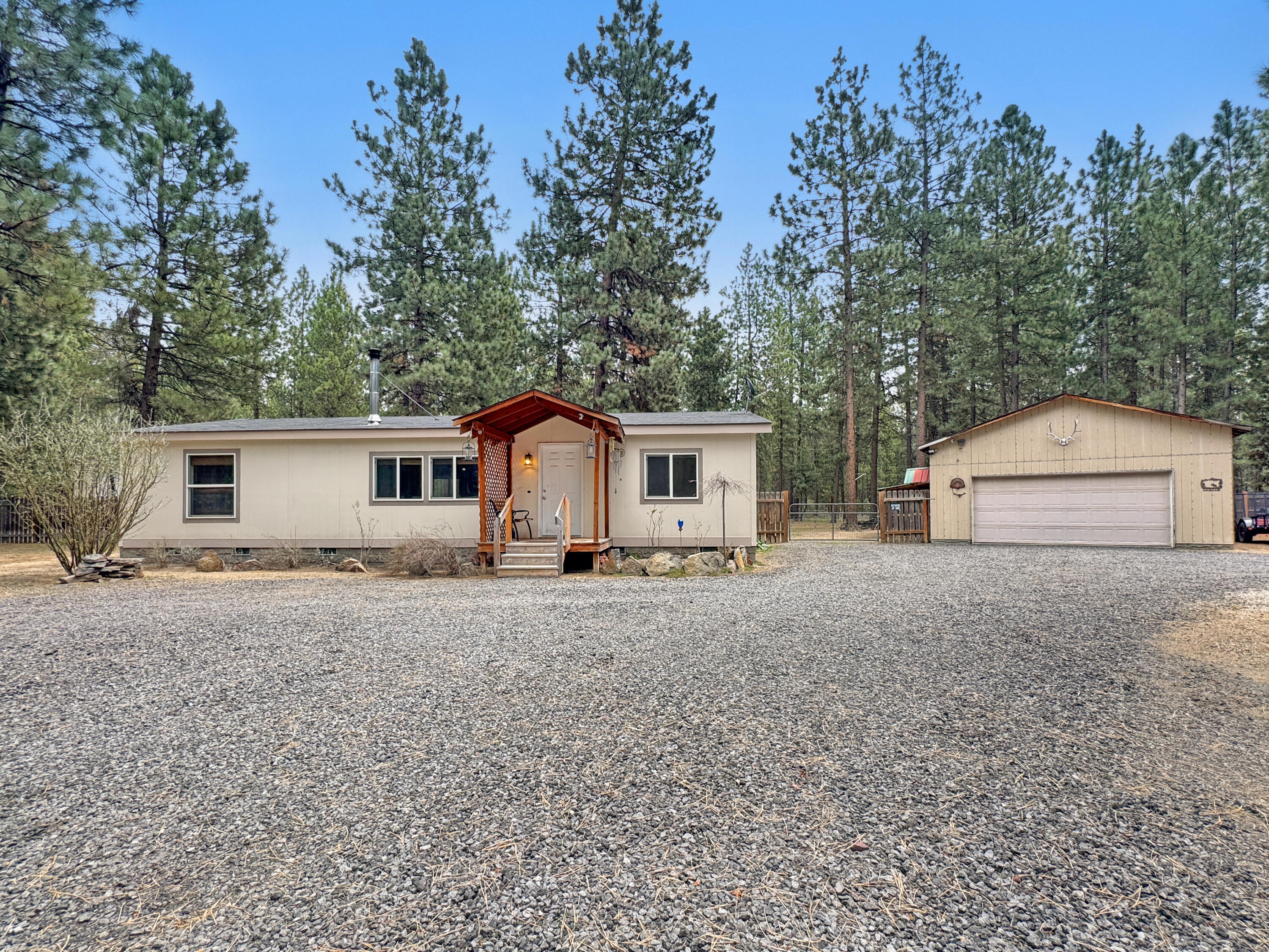 51720 Pine Loop Drive, La Pine, OR 97739 — photo 2